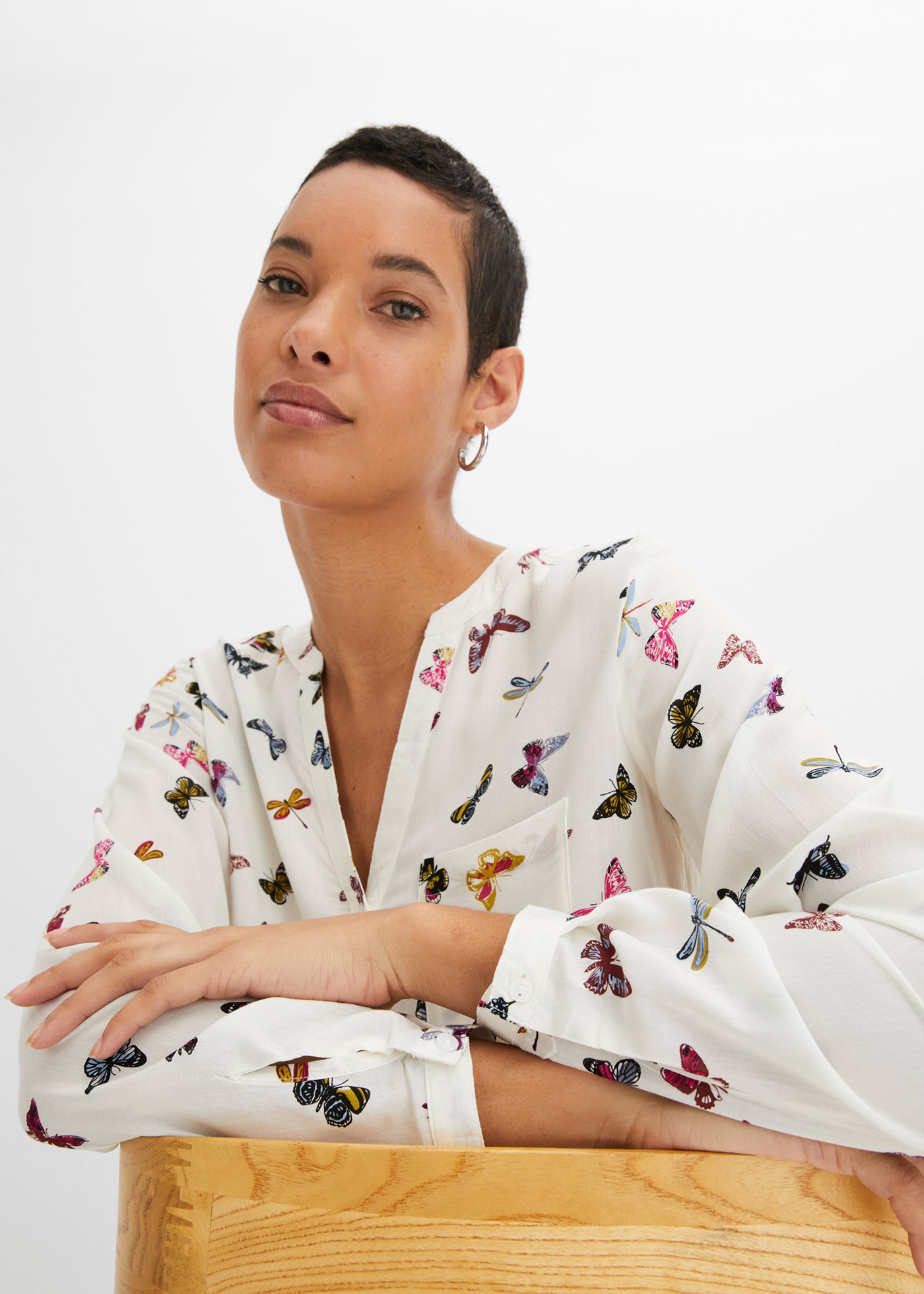 bonprix Langarmbluse »Bluse aus fließender Viskose« Oversize-Passform, für vielseitige Anlässe, aus Viskose