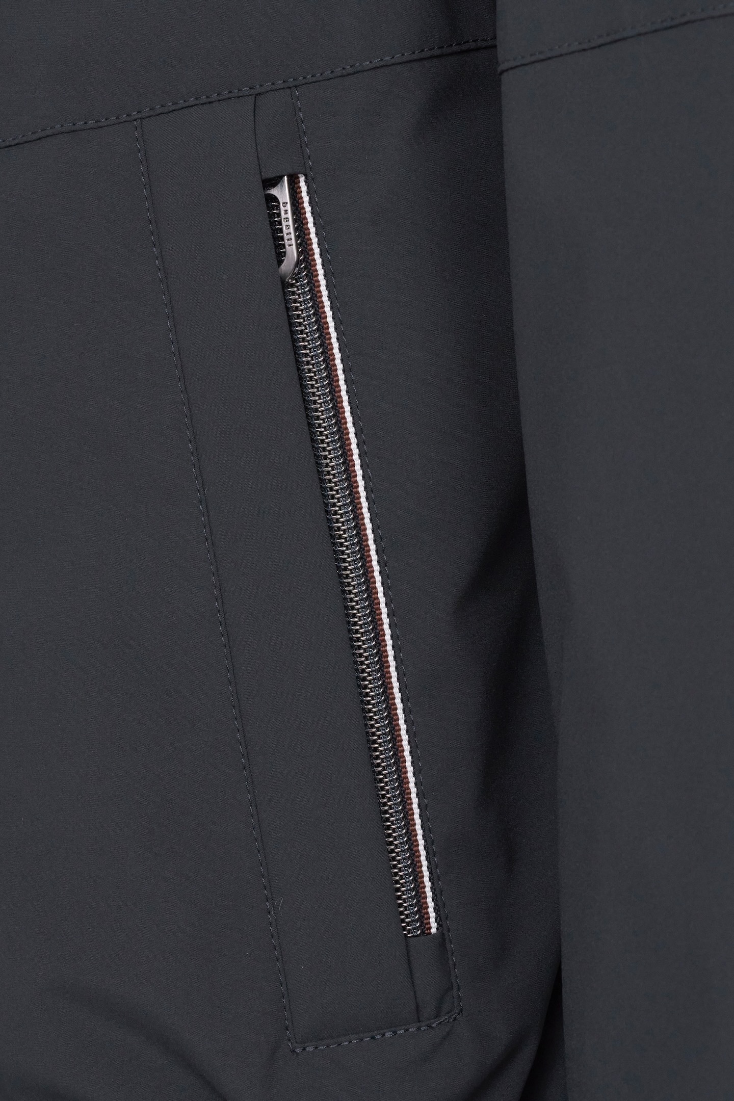 bugatti Blouson, mit Kapuze, mit Flexcity-Ausstattung