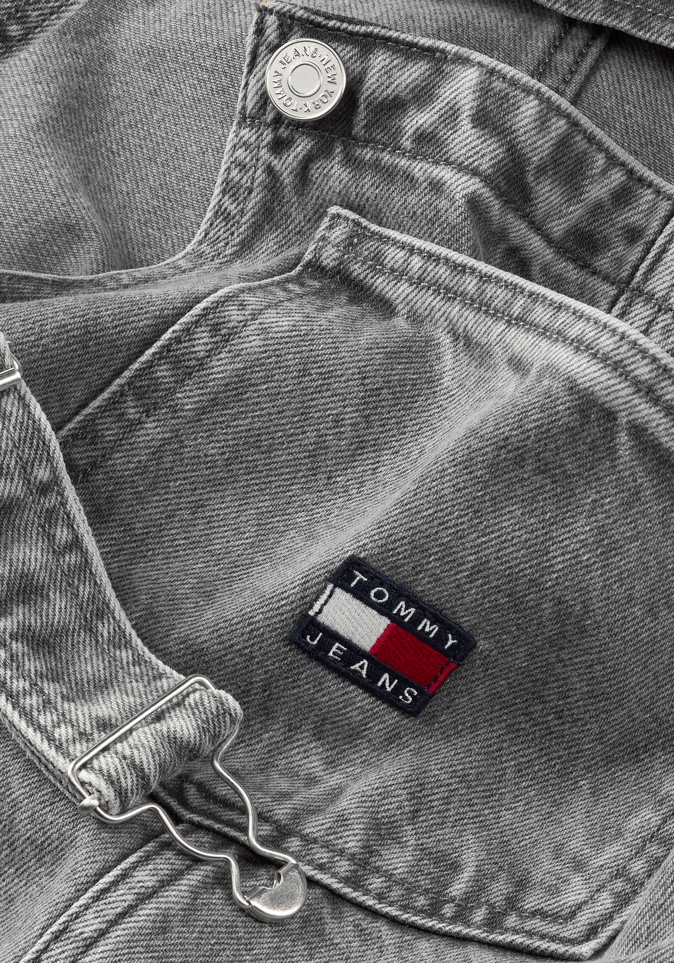 Tommy Jeans Markenlabel Tommy DRESS kaufen DG4072«, mit Jeans Jeanskleid online »PINAFORE