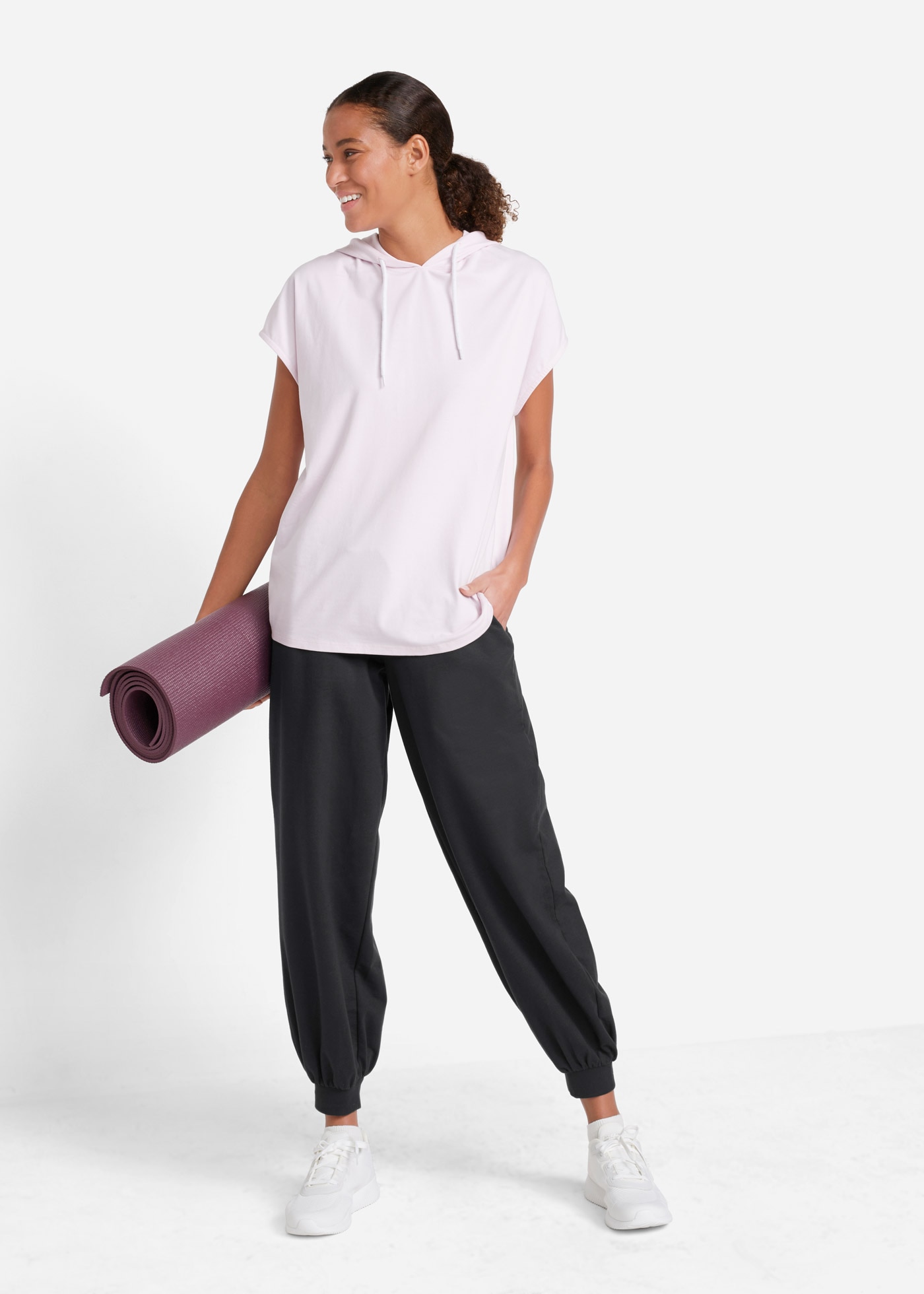 bonprix Jogginghose  aus Baumwolle und Polyester, lockere Passform, elastische Bündchen
