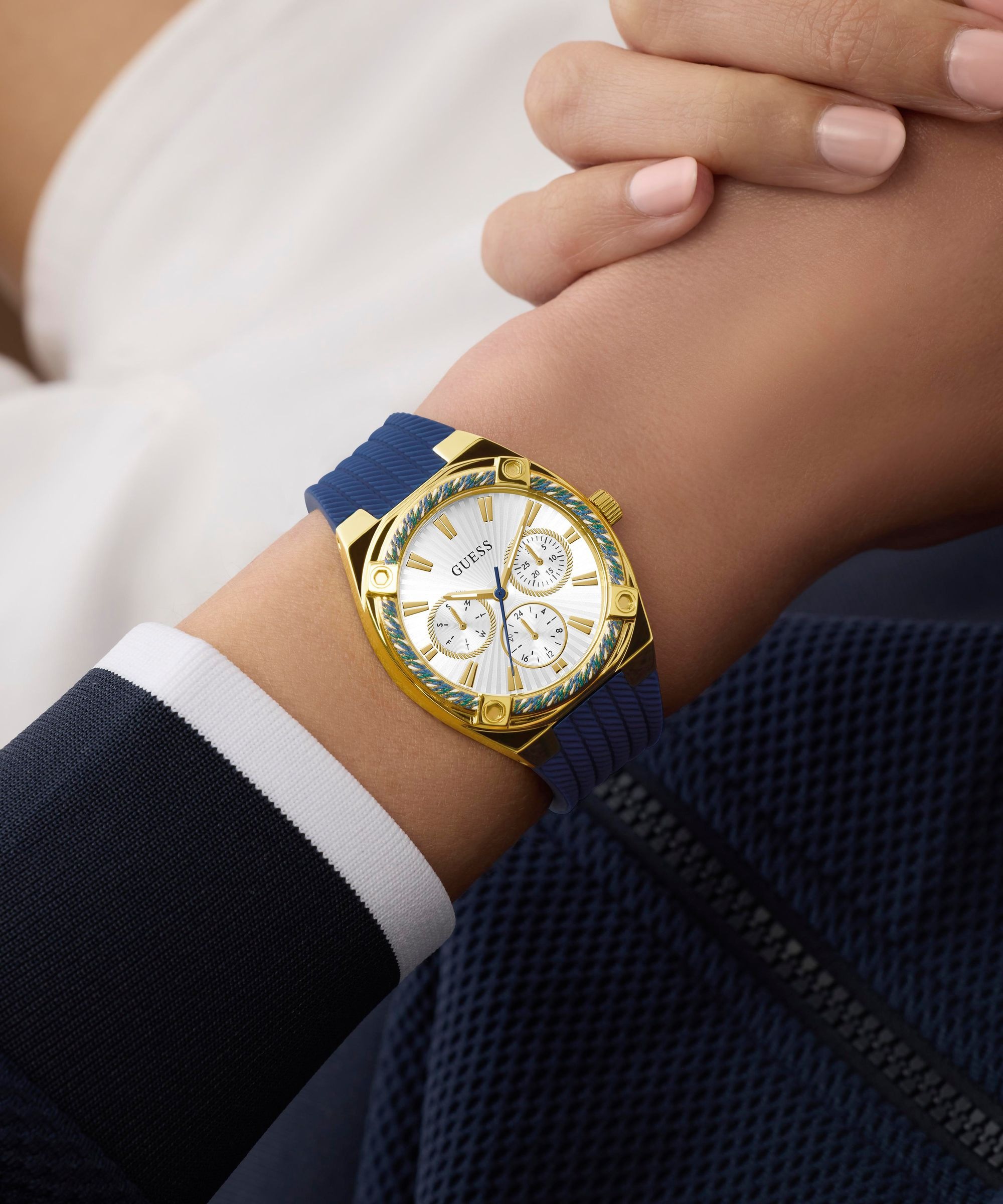 Guess Multifunktionsuhr »SAYLOR« Quarzuhr, Armbanduhr, Damenuhr, Silikonarmband, analog, Wochentag, Tag