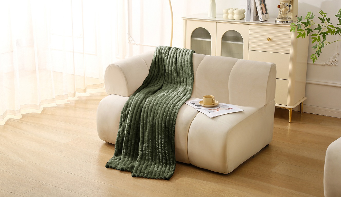 Leonique Wohndecke »Millara«, Kuscheldecke in Cord-Optik, 150x200 cm