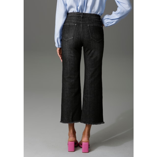Aniston CASUAL 7/8-Jeans, mit leicht ausgefranstem Beinabschluss im  Online-Shop kaufen