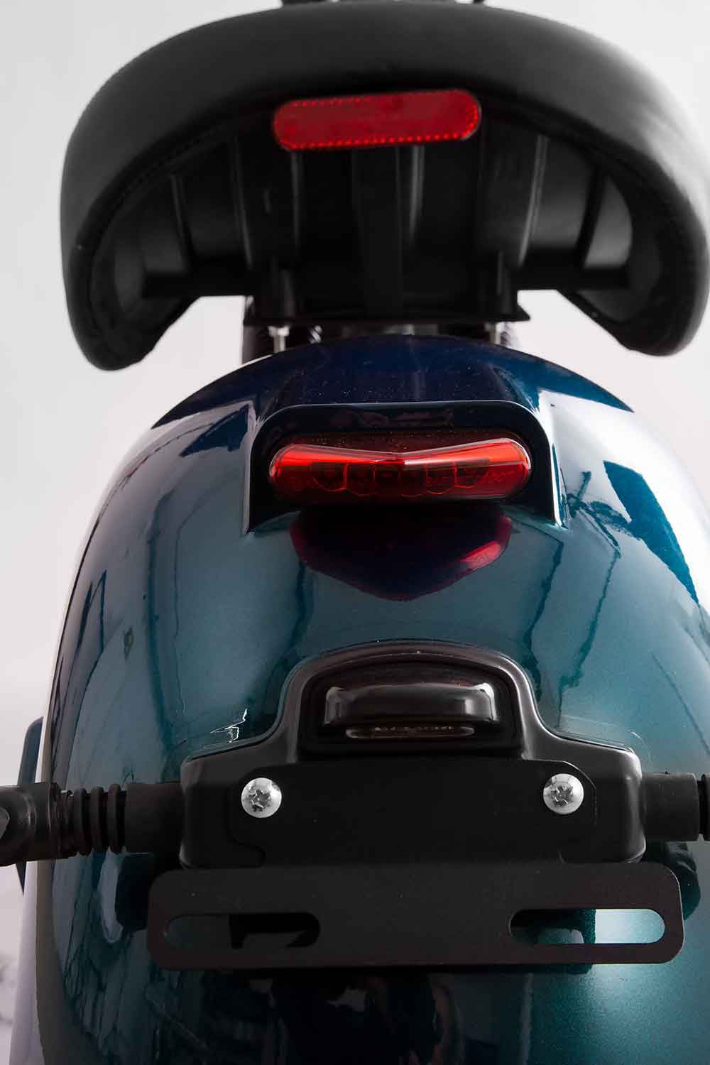 SXT Scooters E-Motorroller »SXT Grizzy«, bis zu 70 km Reichweite, mit Straßenzulassung und integr. Alarmanlage