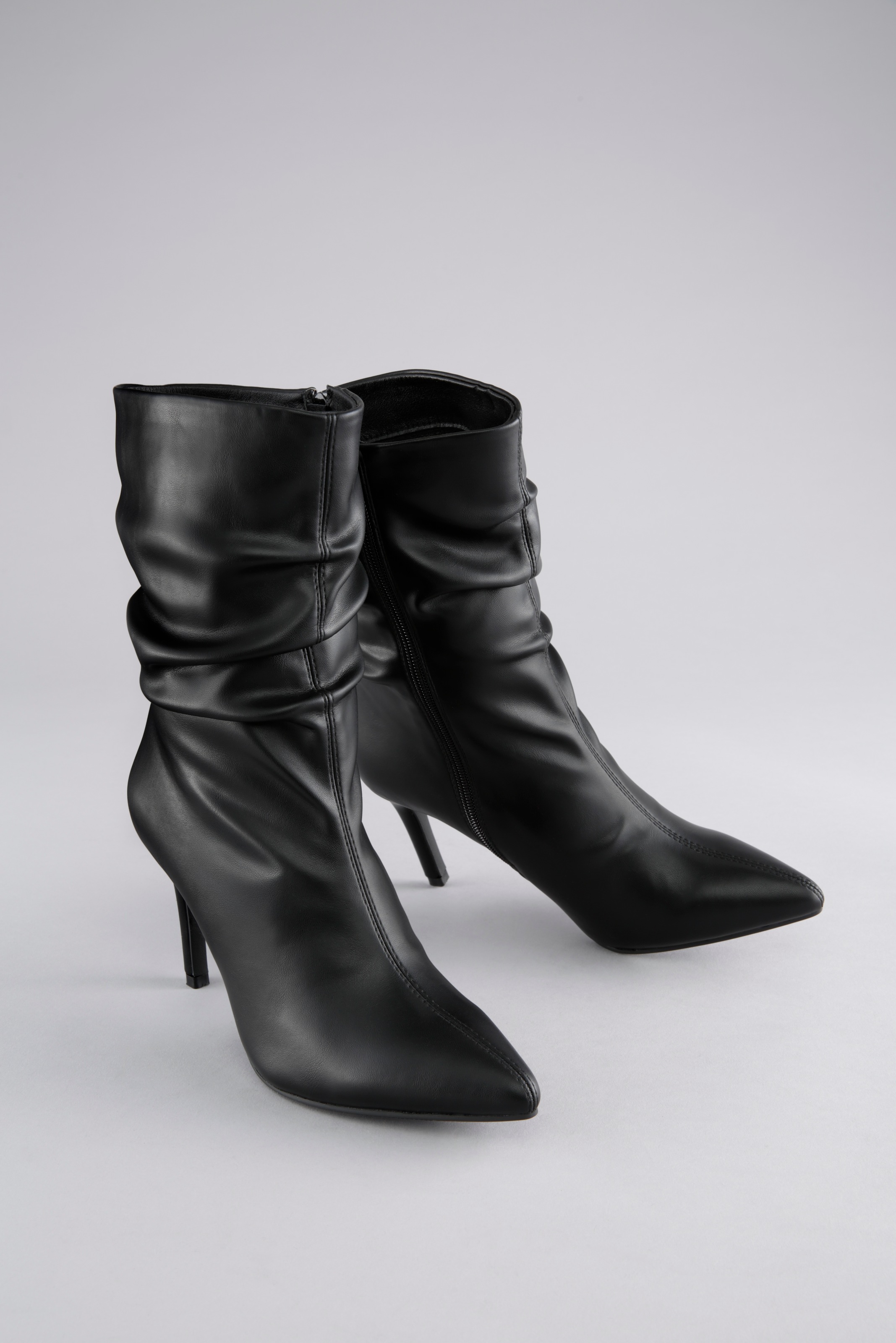 Aniston SHOES Stiefelette, mit Raffungen am slouchy Schaft - NEUE KOLLEKTION