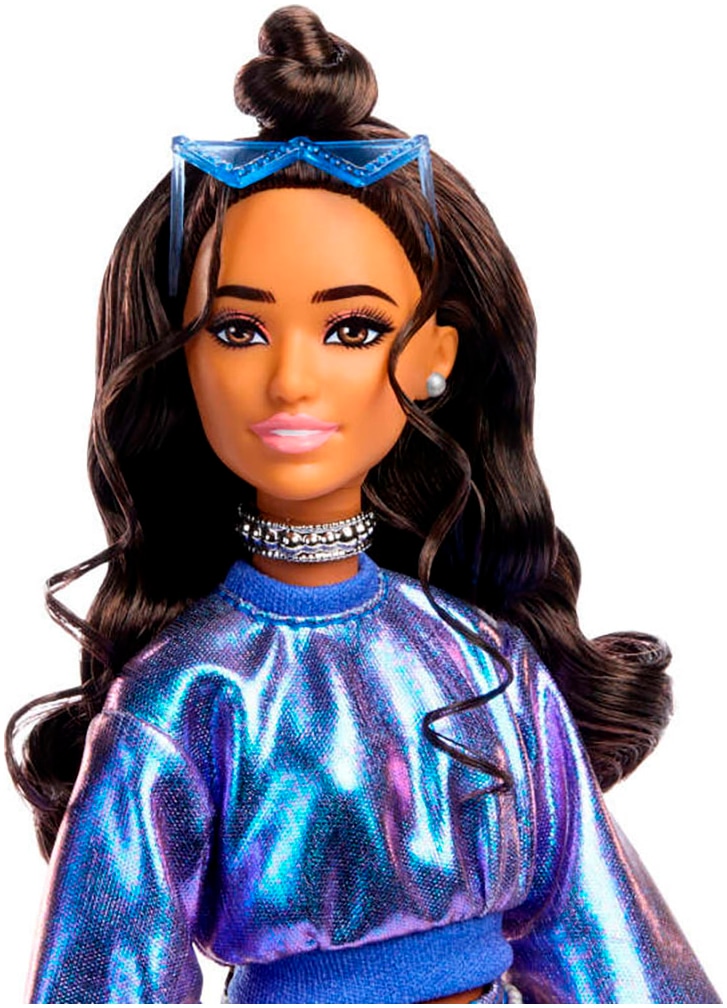 Barbie Anziehpuppe »Barbie Deluxe Style im blauen Metallic Outfit«