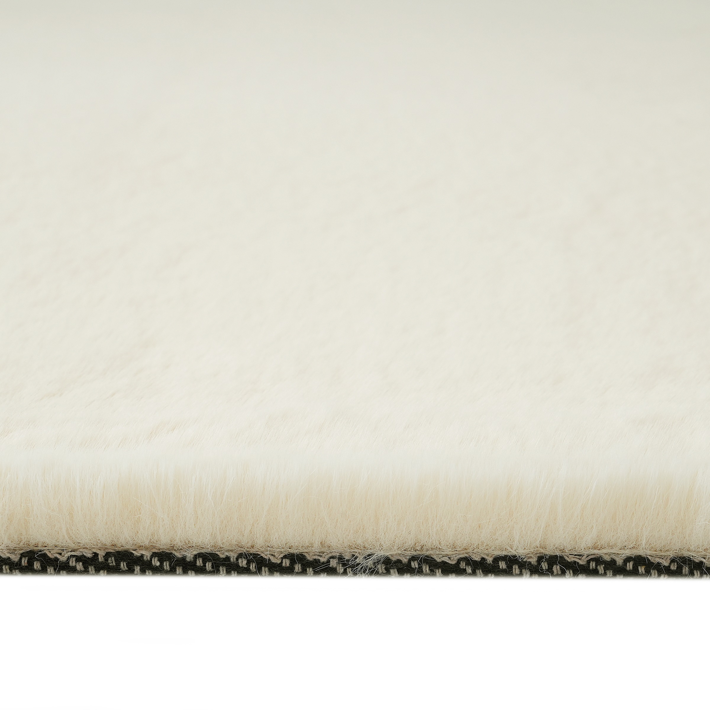 Bruno Banani Fellteppich »Rabbit 2, Kunstfell Teppich, Modern«, rechteckig, 25 mm Höhe, Kaninchenfell-Haptik, sehr weich, Wohnzimmer, Schlafzimmer, Esszimmer