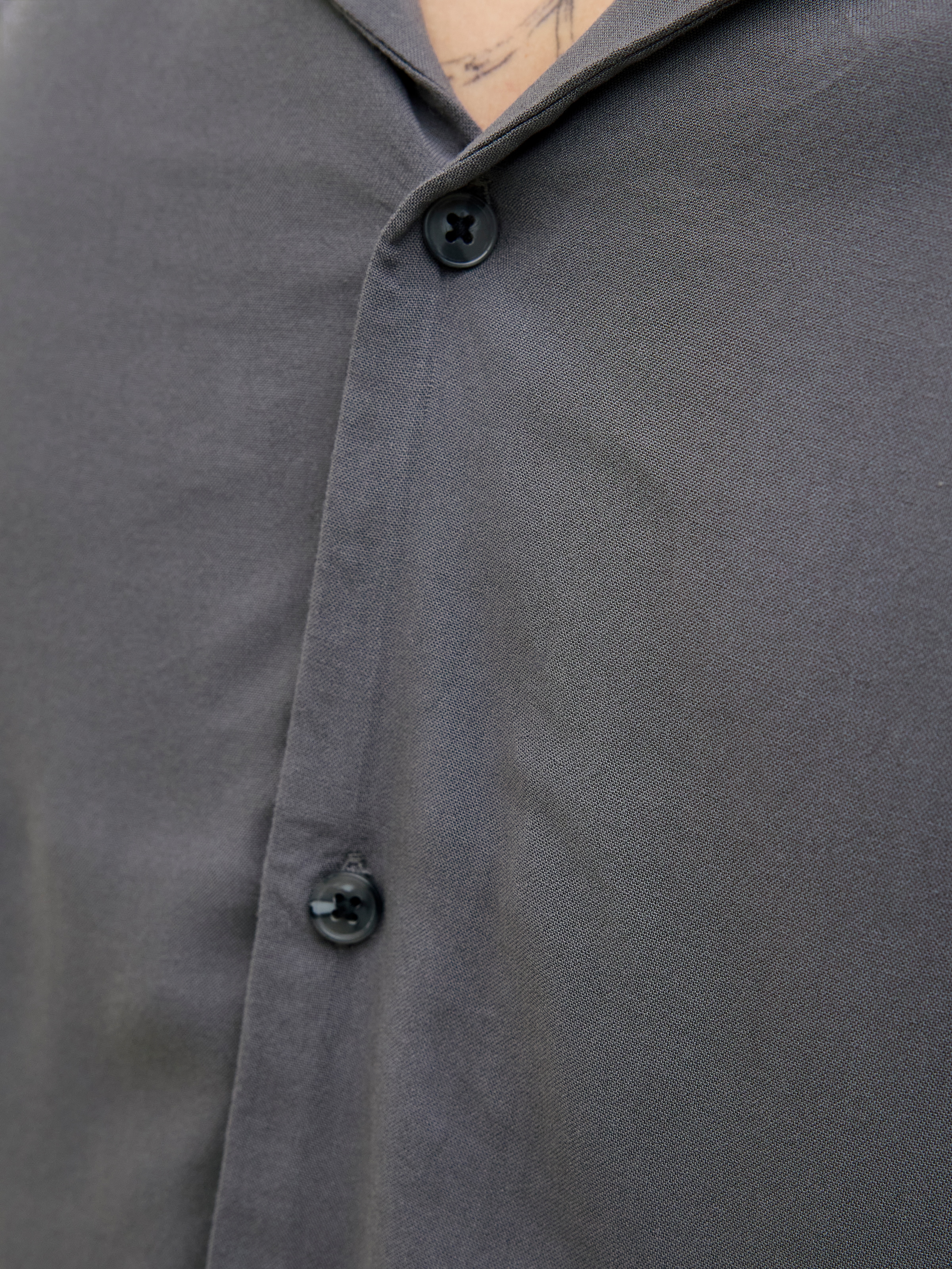 Jack & Jones Kurzarmhemd »JJEJEFF SOLID RESORT SHIRT S/S SN«, mit Resort Kragen