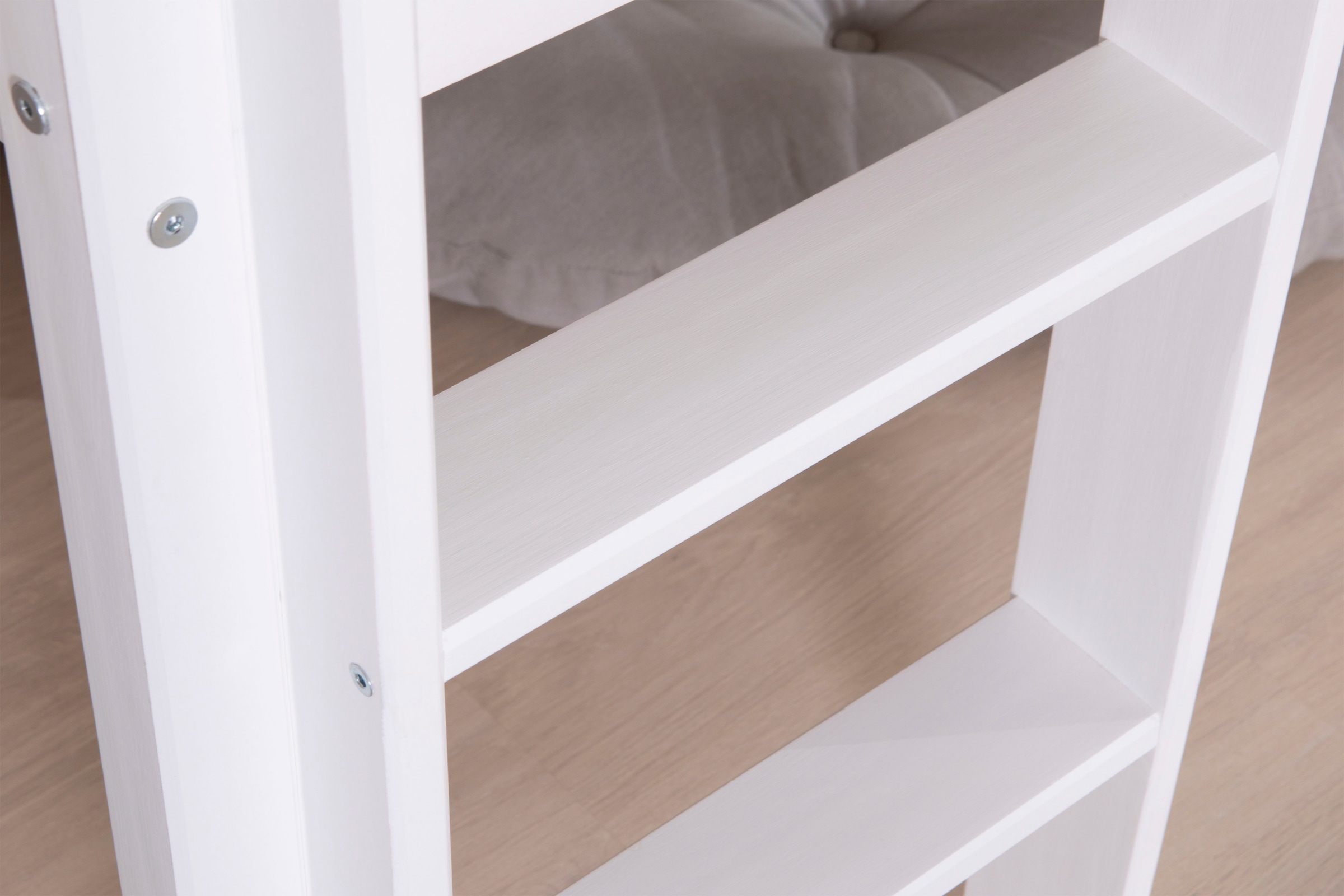 Ticaa Hochbett »Malte, FSC®-zertifizierte Kiefer, Deal für begrenzte Zeit!«, (90x200cm Liegefläche, Höhe 114cm), mit Rollrost