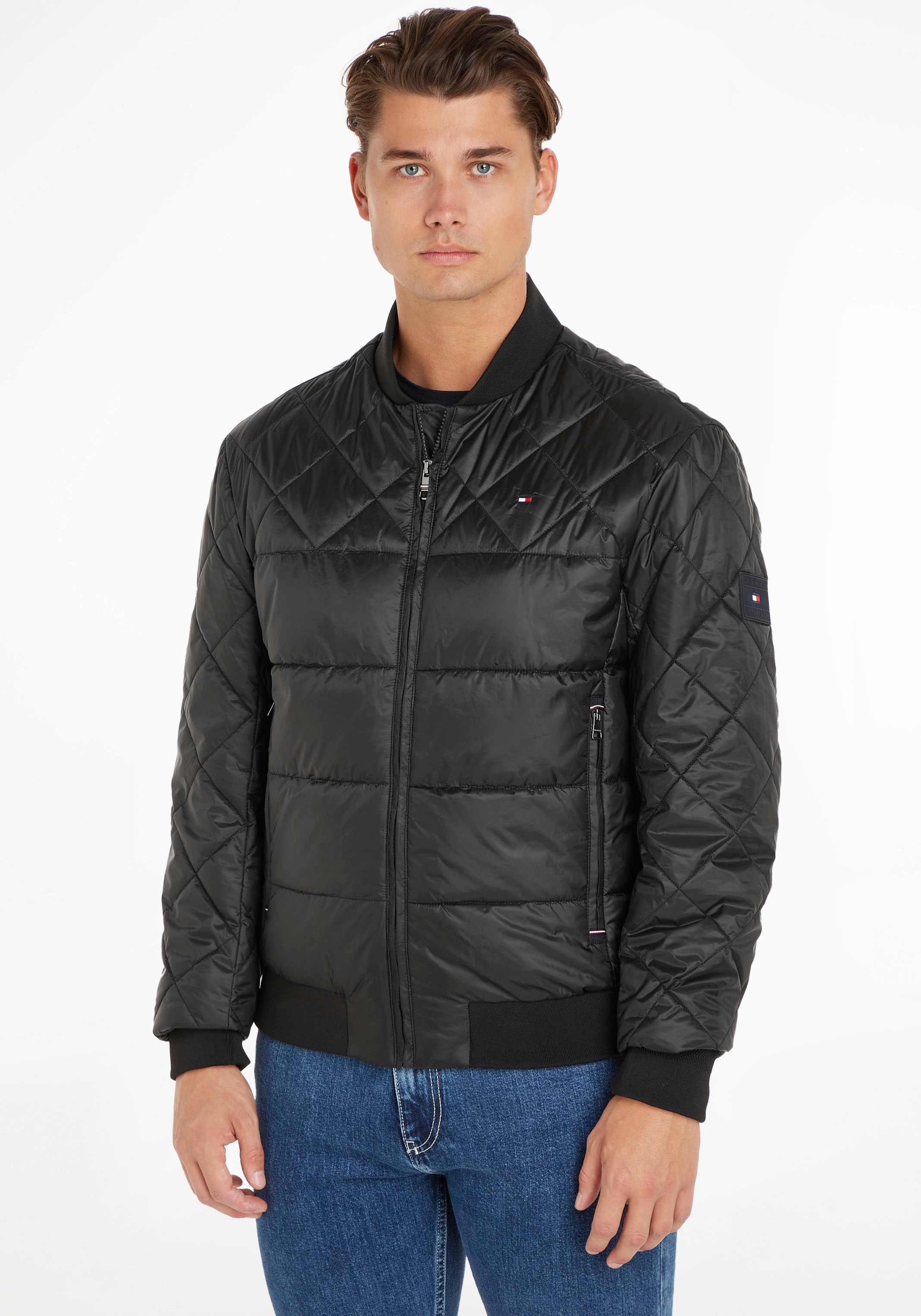 Tommy Hilfiger Bomberjacke »PACKABLE RECYCLED BOMBER«, mit dezenten Farbeinsätzen in Labelfarben