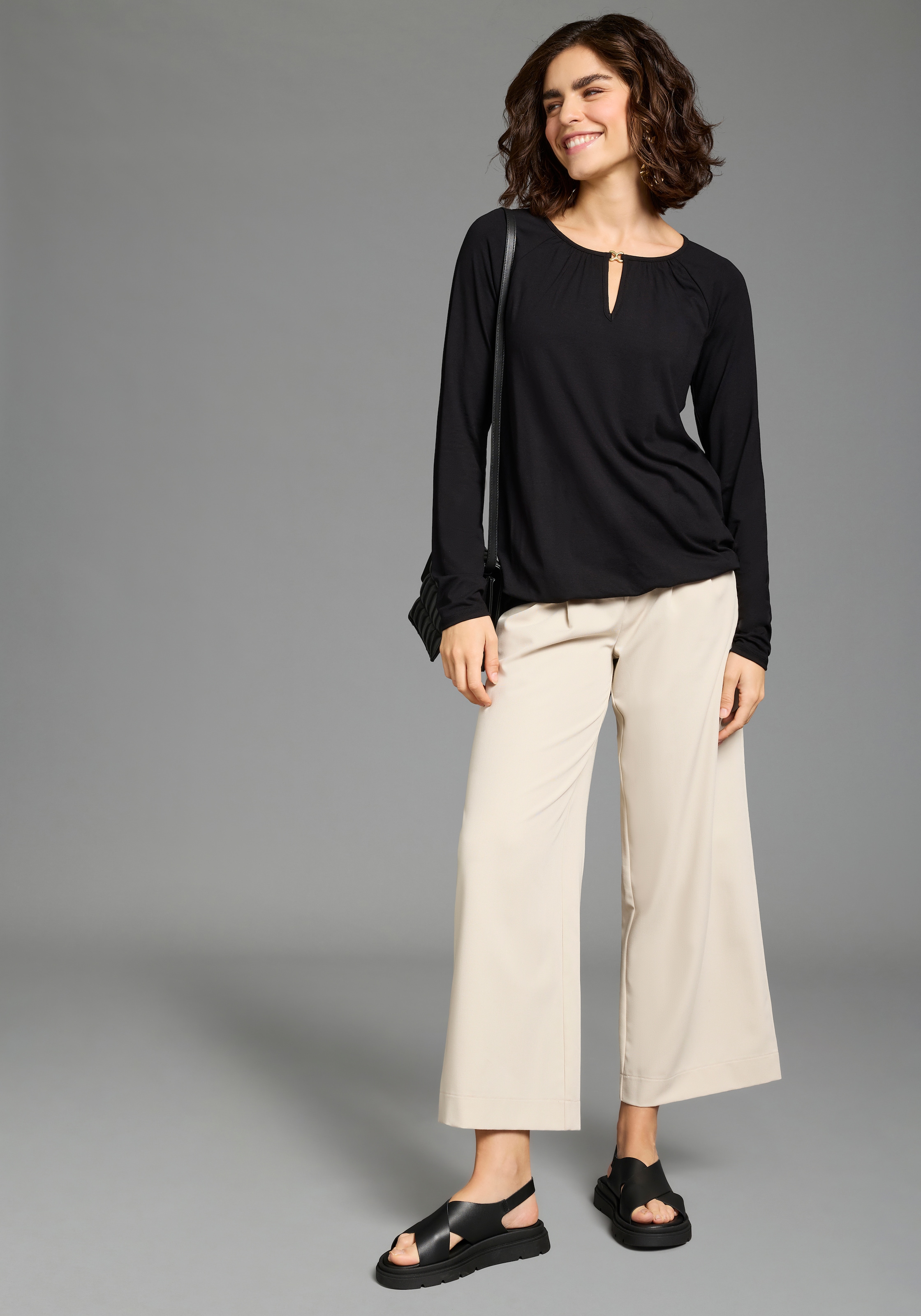 Laura Scott Longsleeve mit Schmuckelement, elastischer Bund