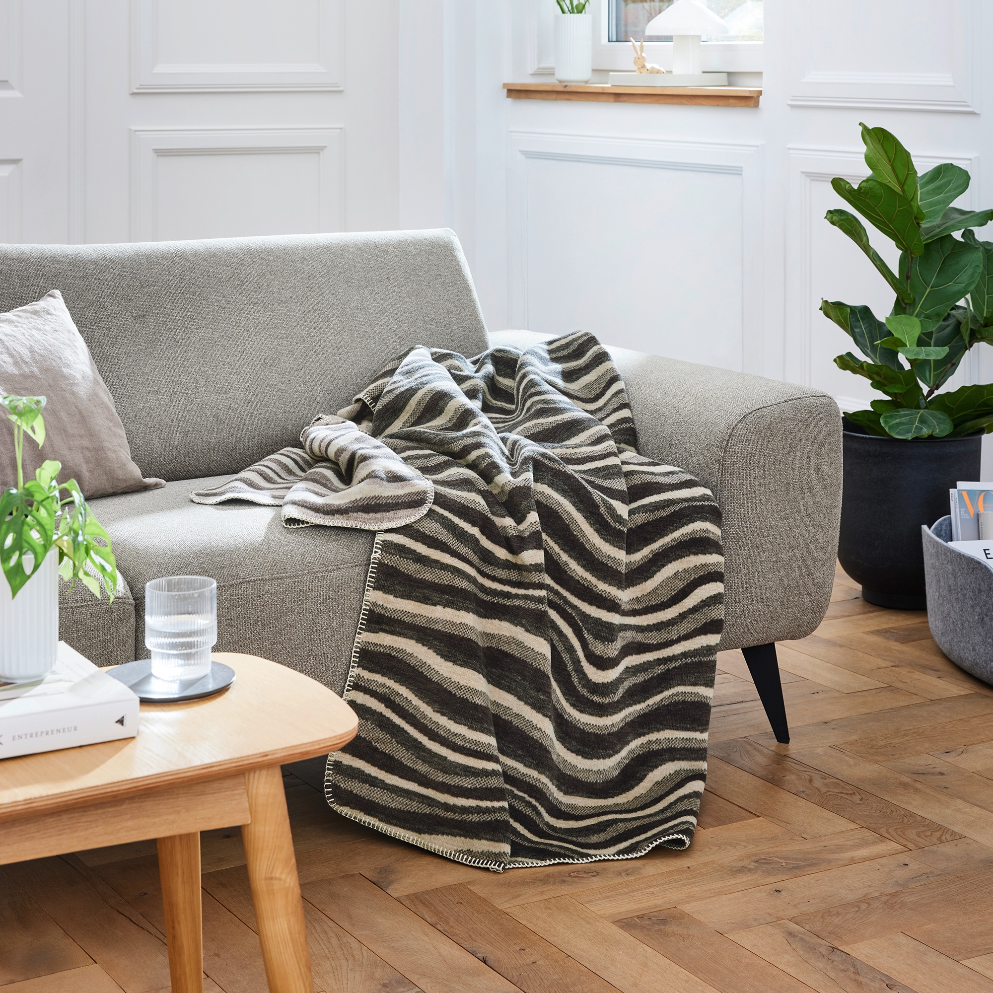 IBENA Wohndecke »Wohndecke Savannah«, stilisiertes Zebramuster günstig online kaufen