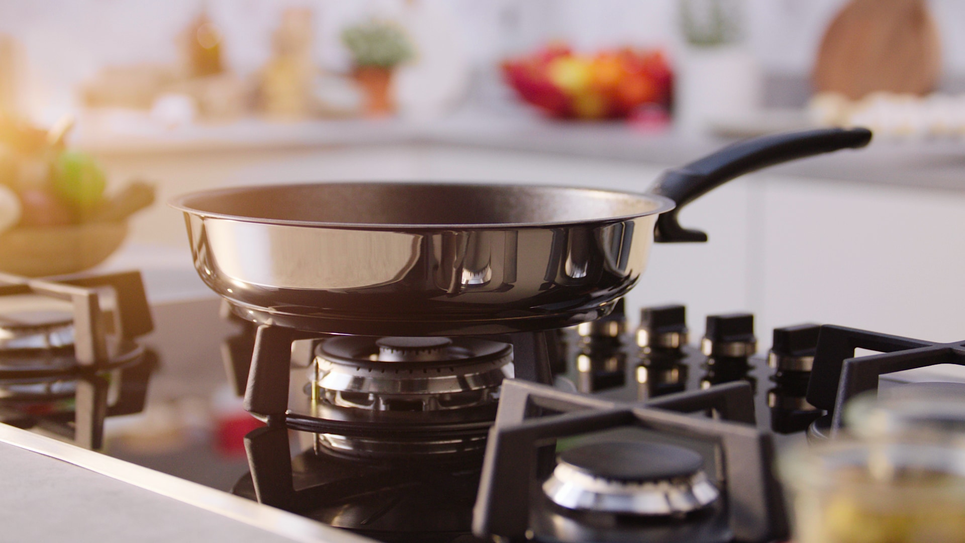 Fissler Bratpfanne »Adamant® premium Edelstahlpfanne beschichtet«, Edelstahl 18/0, (1 tlg.), induktionsgeeignet, kratzfeste Antihaft-Beschichtung, Made in Germany