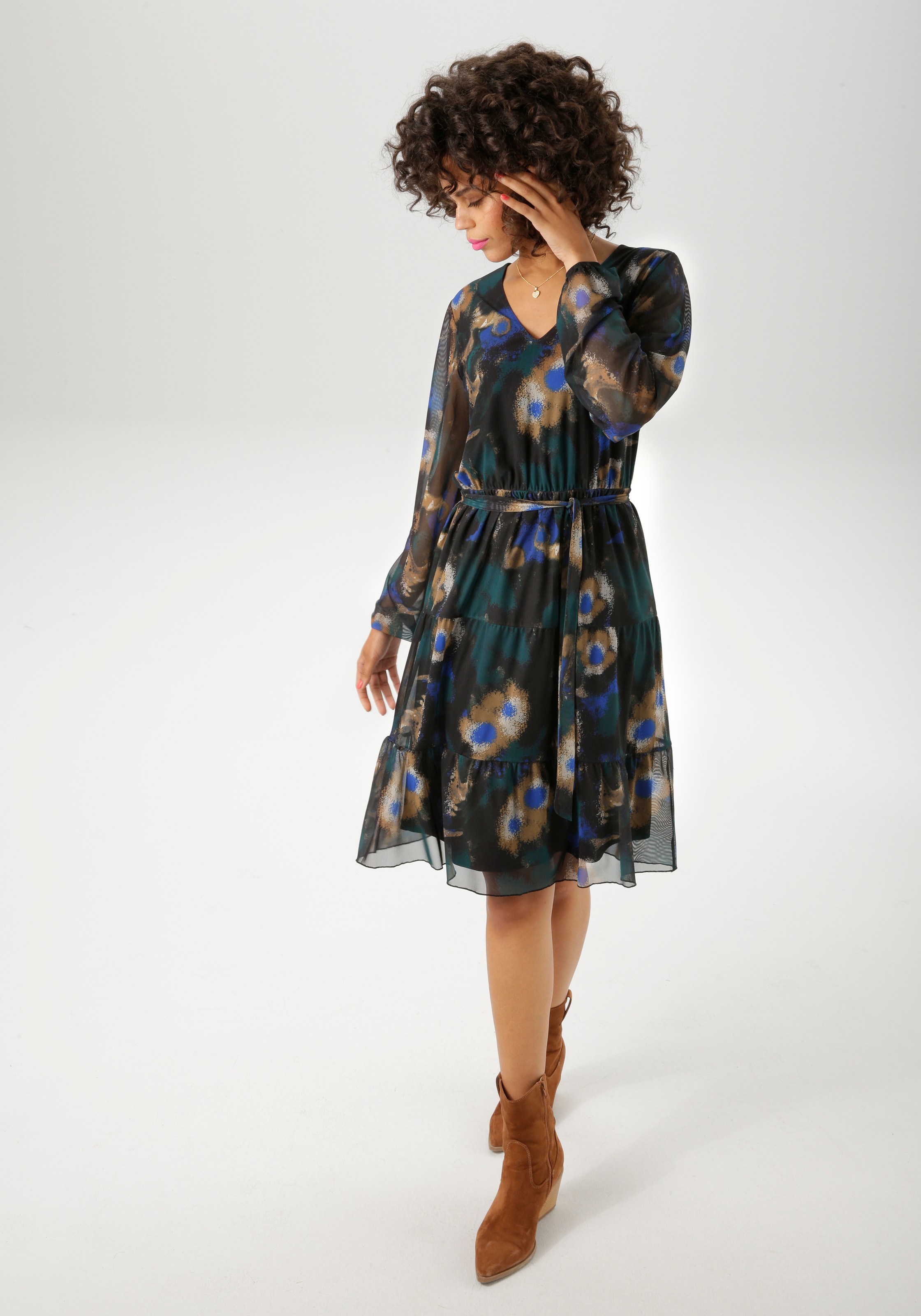 Aniston CASUAL Tunikakleid, (mit abnehmbarem Bindeband), mit grafischen Batik-Blüten bedruckt - NEUE KOLLEKTION