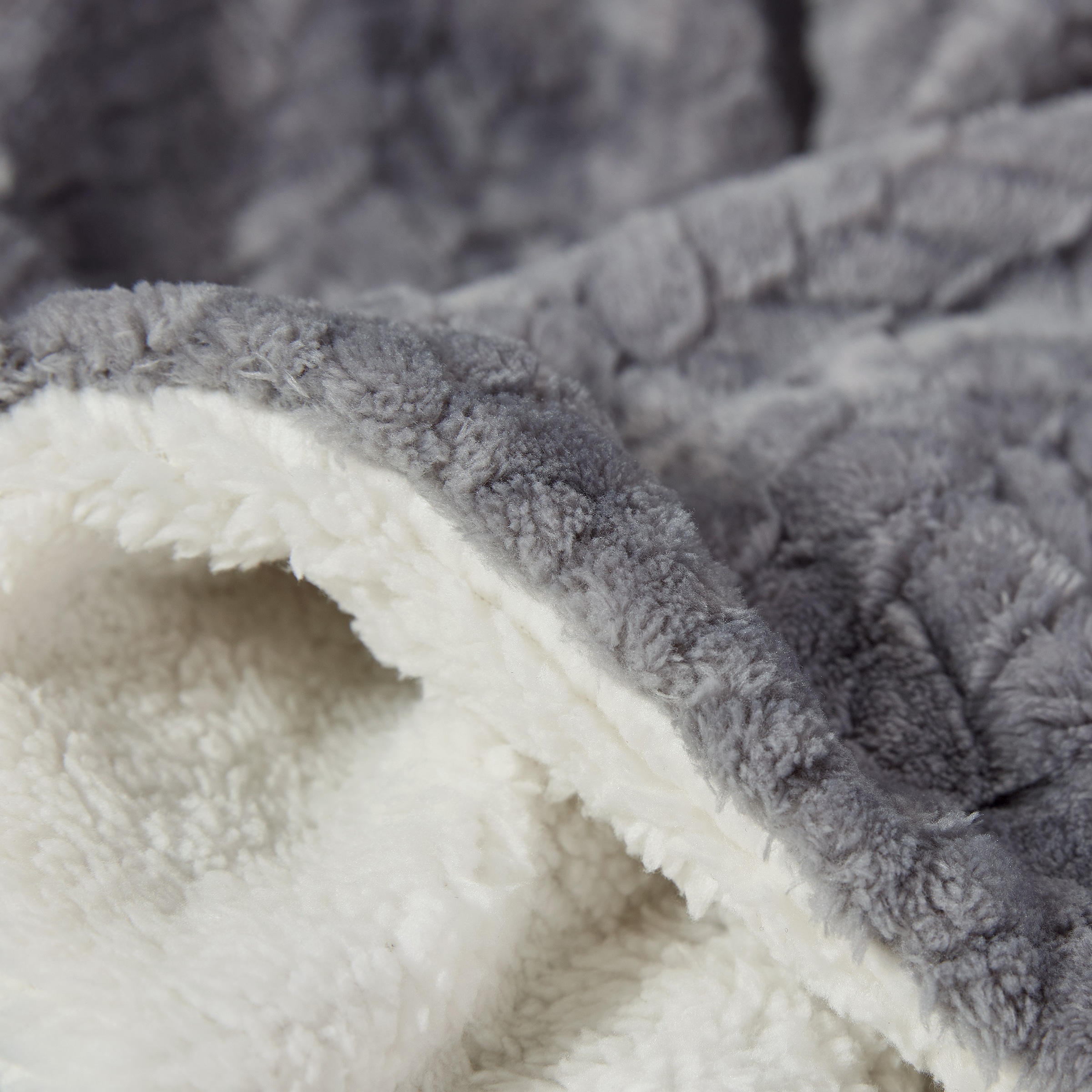 Schiesser Wohndecke »Sherpa-Decke Elsa«, mit aufwendigem Zopfmuster