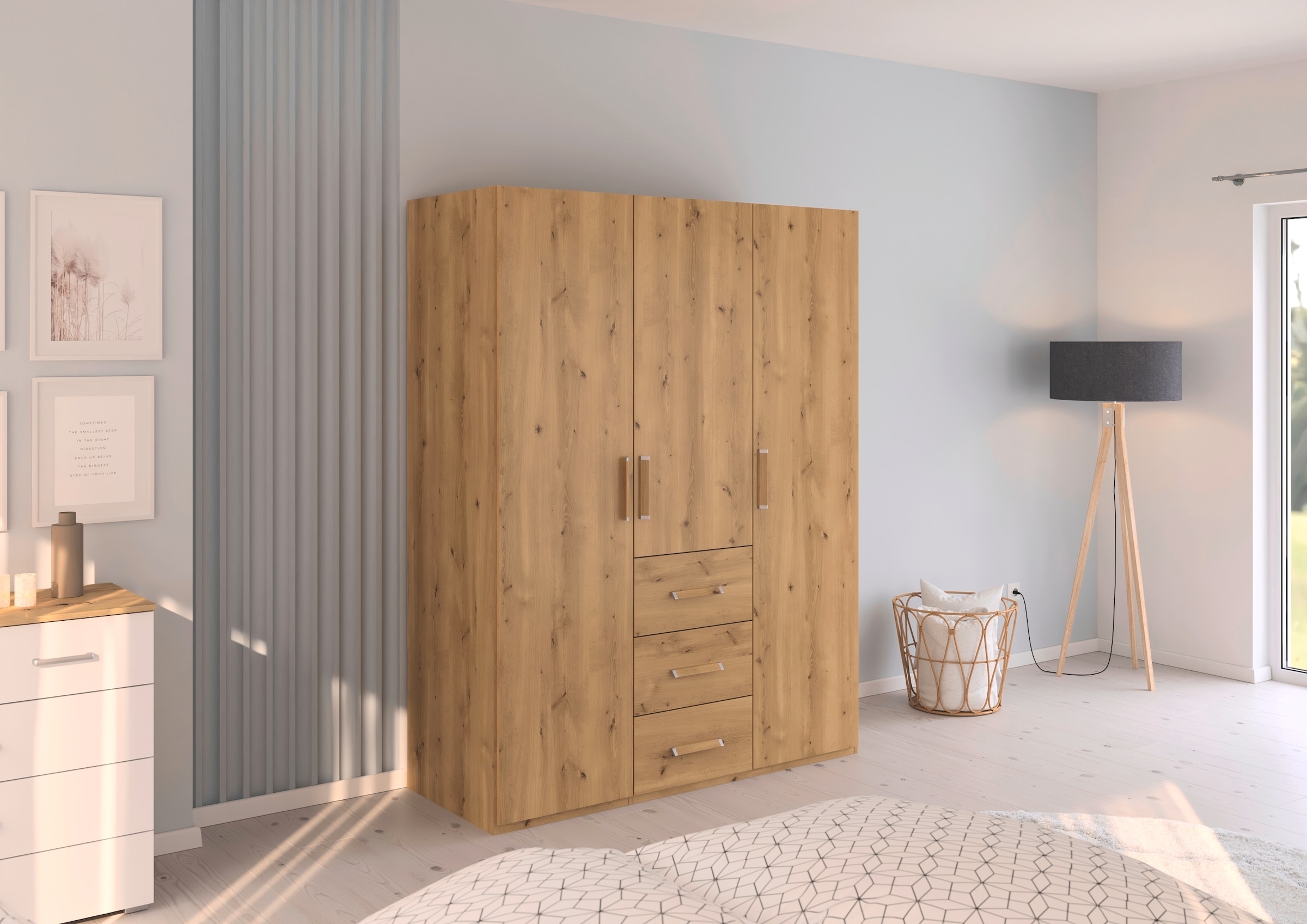 rauch Drehtürenschrank »Kleiderschrank Schrank Garderobe Schlafzimmerschrank EVELYN«, (in 2 Höhen 197 oder 210 cm erhältlich), in elegantem Stil mit Schubladen 3 Breiten und 2 Höhen MADE IN GERMANY
