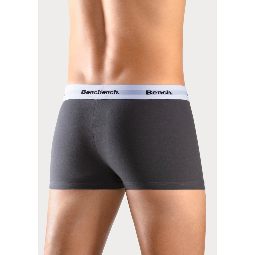 Bench. Boxershorts, (Packung, 4 St.), in Hipster-Form mit kontrastfarbenem Bund