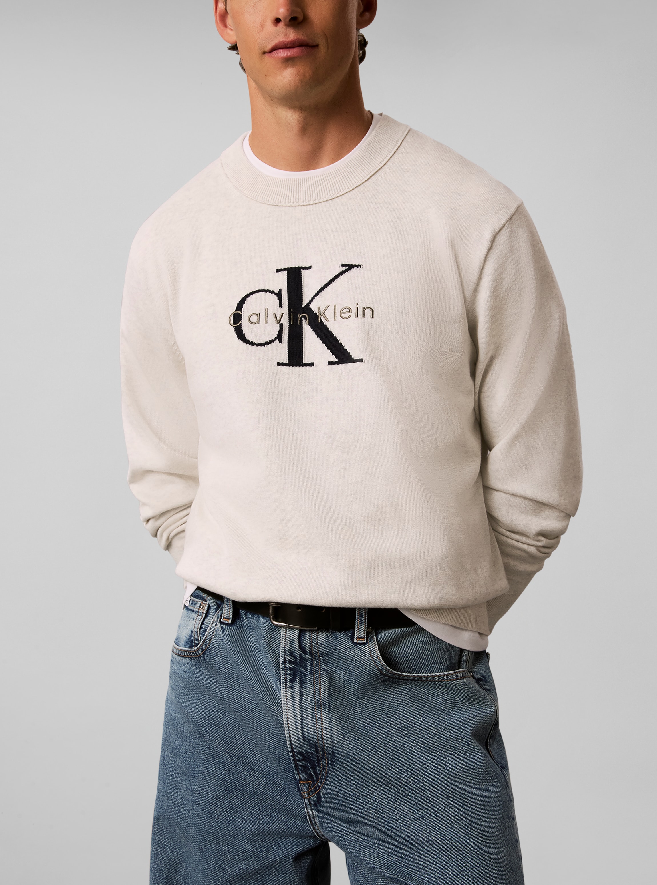 Calvin Klein Jeans Rundhalspullover »COTTON MONOLOGO« Regular fit mit Rundhalsausschnitt