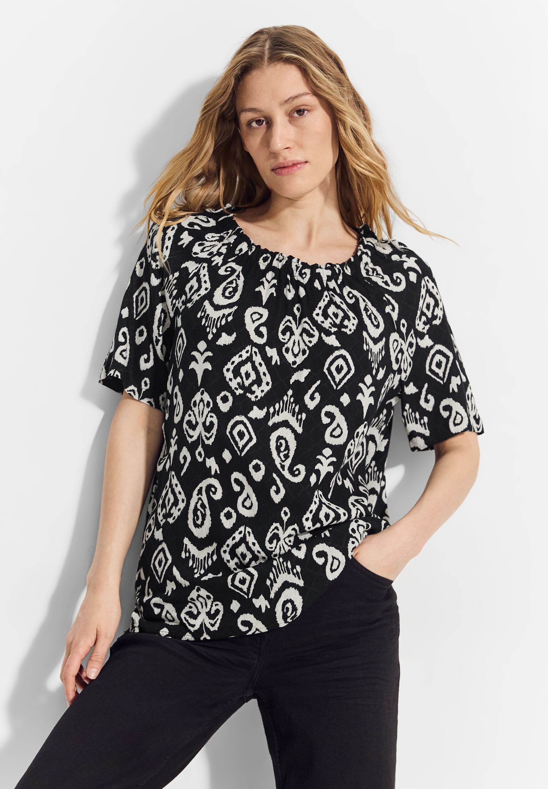 Cecil Carmenbluse, mit Ornament Muster