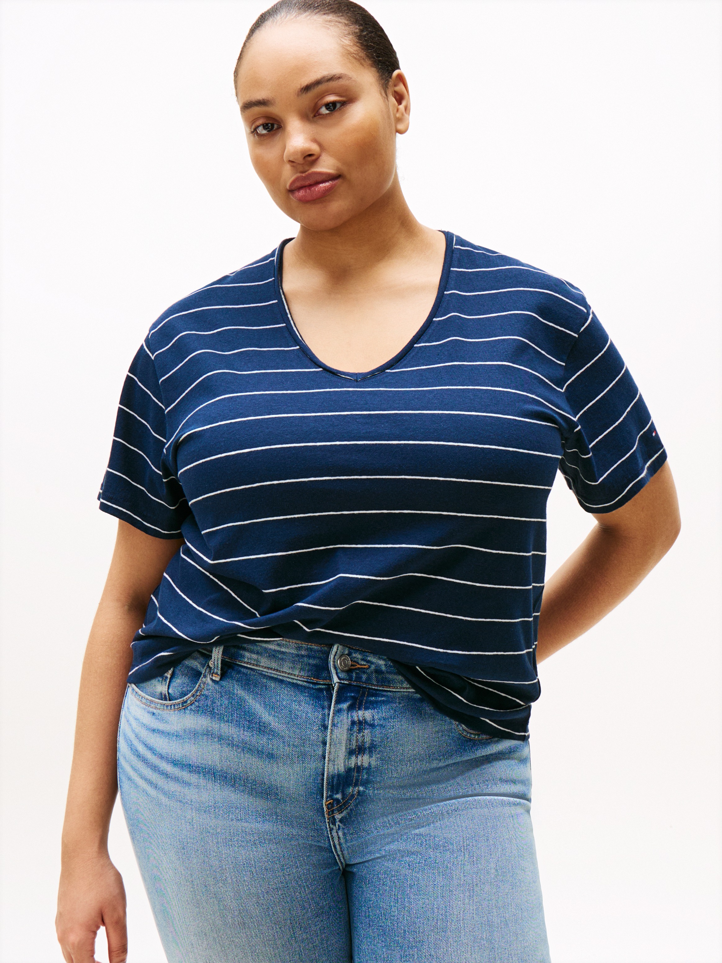 Tommy Hilfiger Curve V-Shirt »CRV MODERN CO LINEN V-NK SS«, in Großen Größen