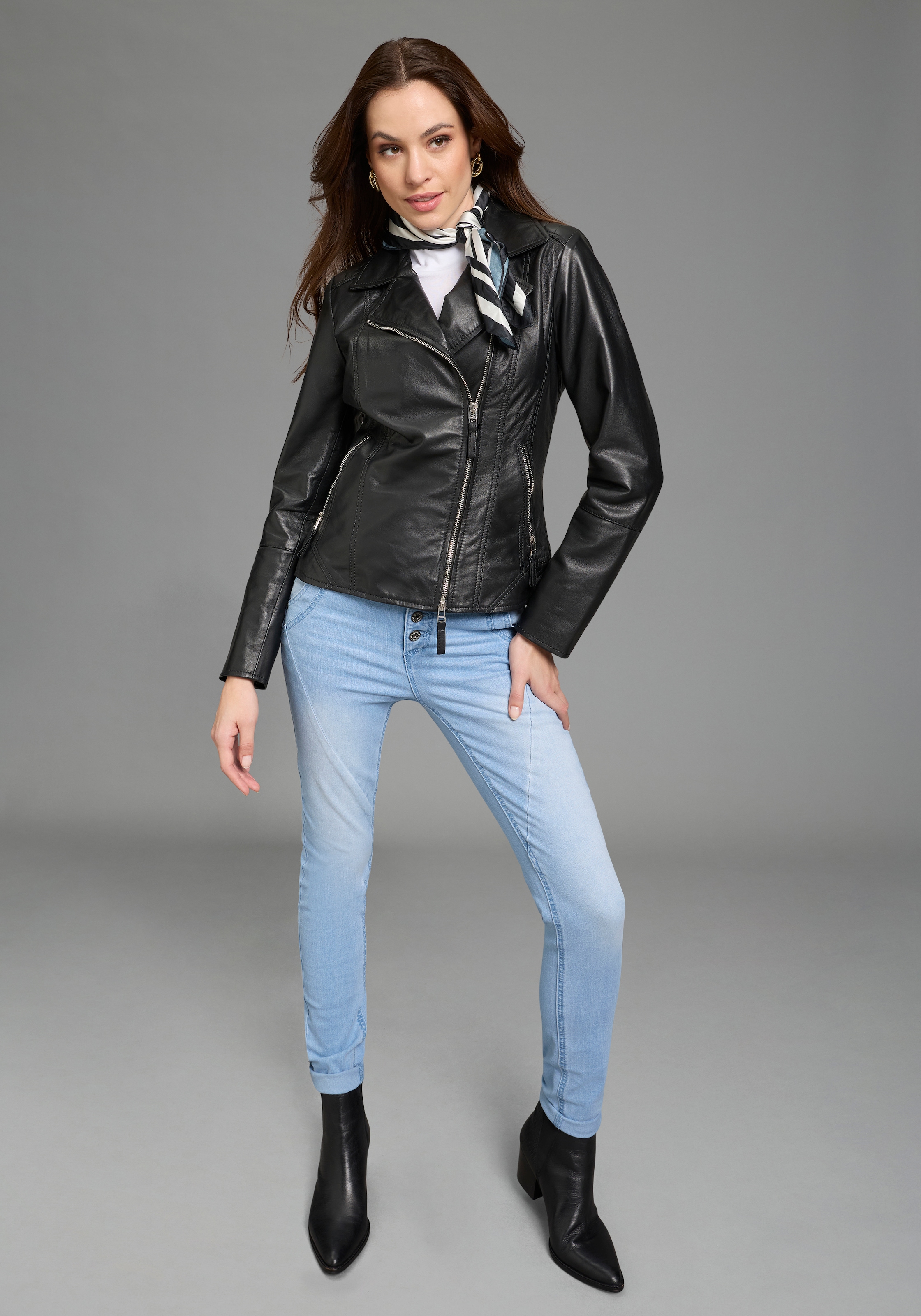 Bruno Banani Lederjacke figurenbetont, mit Reißverschluss, mit Reverskragen, für Casualmode