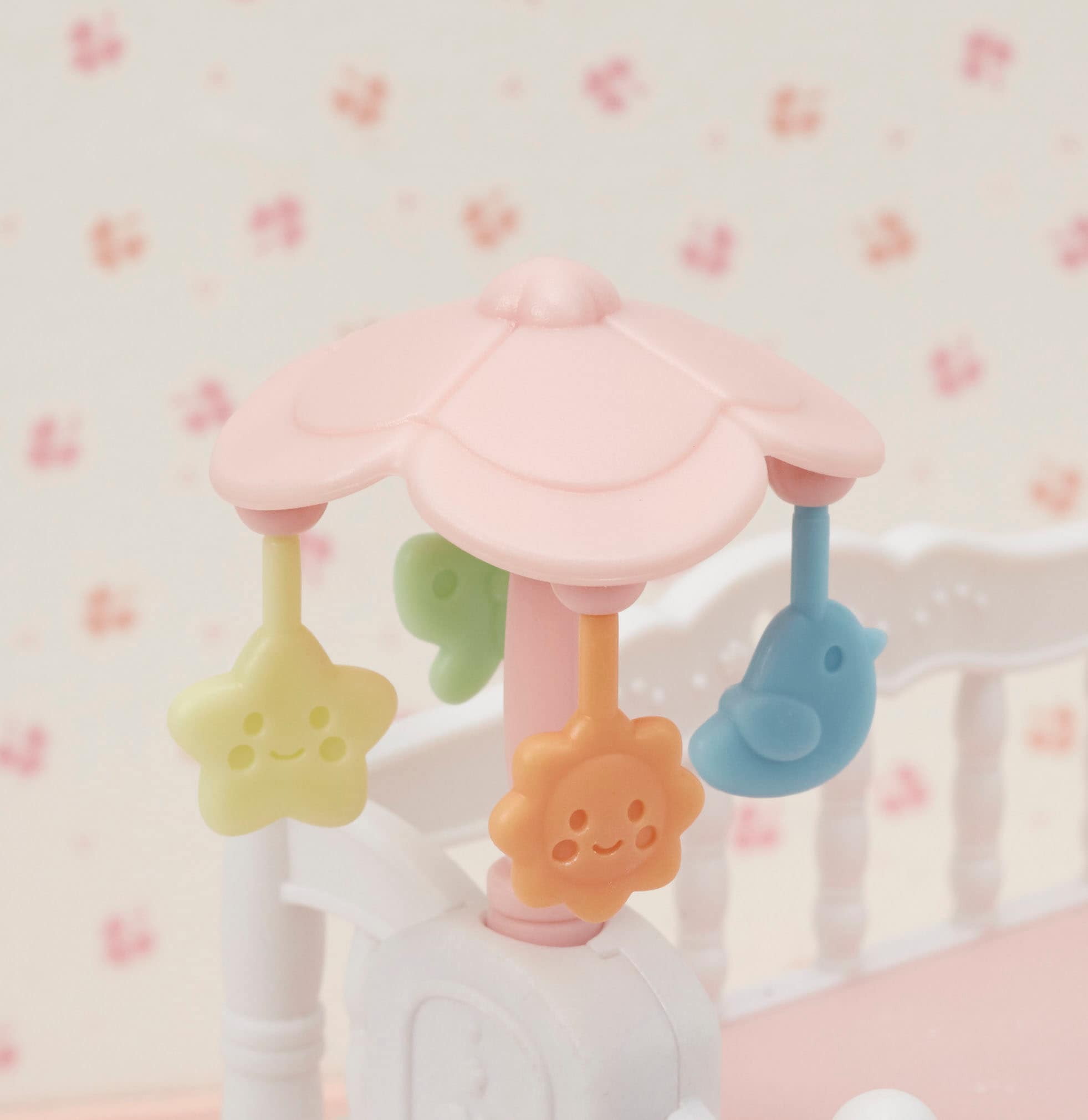 Sylvanian Families Spielwelt »Babybett mit Mobile (5534)«