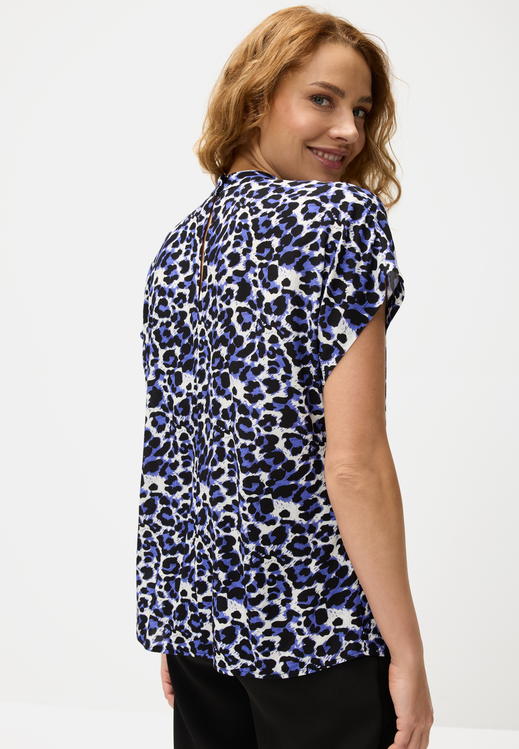 LASCANA Anzughose, in 7/8-Länge, elegante Bügelfaltenhose mit Taschen, Business-Look