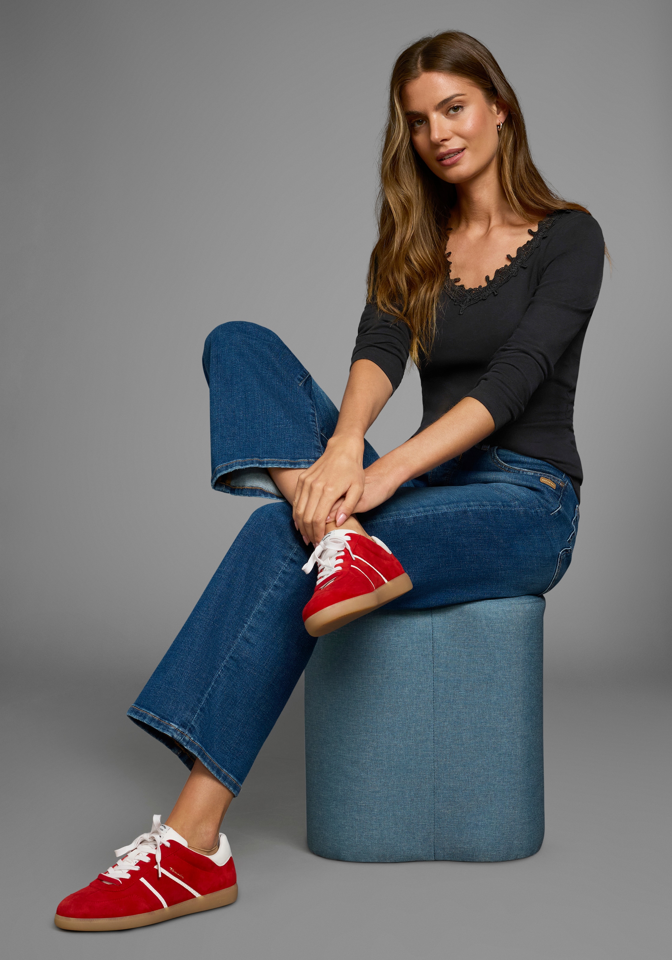 AJC Langarmshirt Langarm,  figurbetont,  mit zauberhafter Spitze