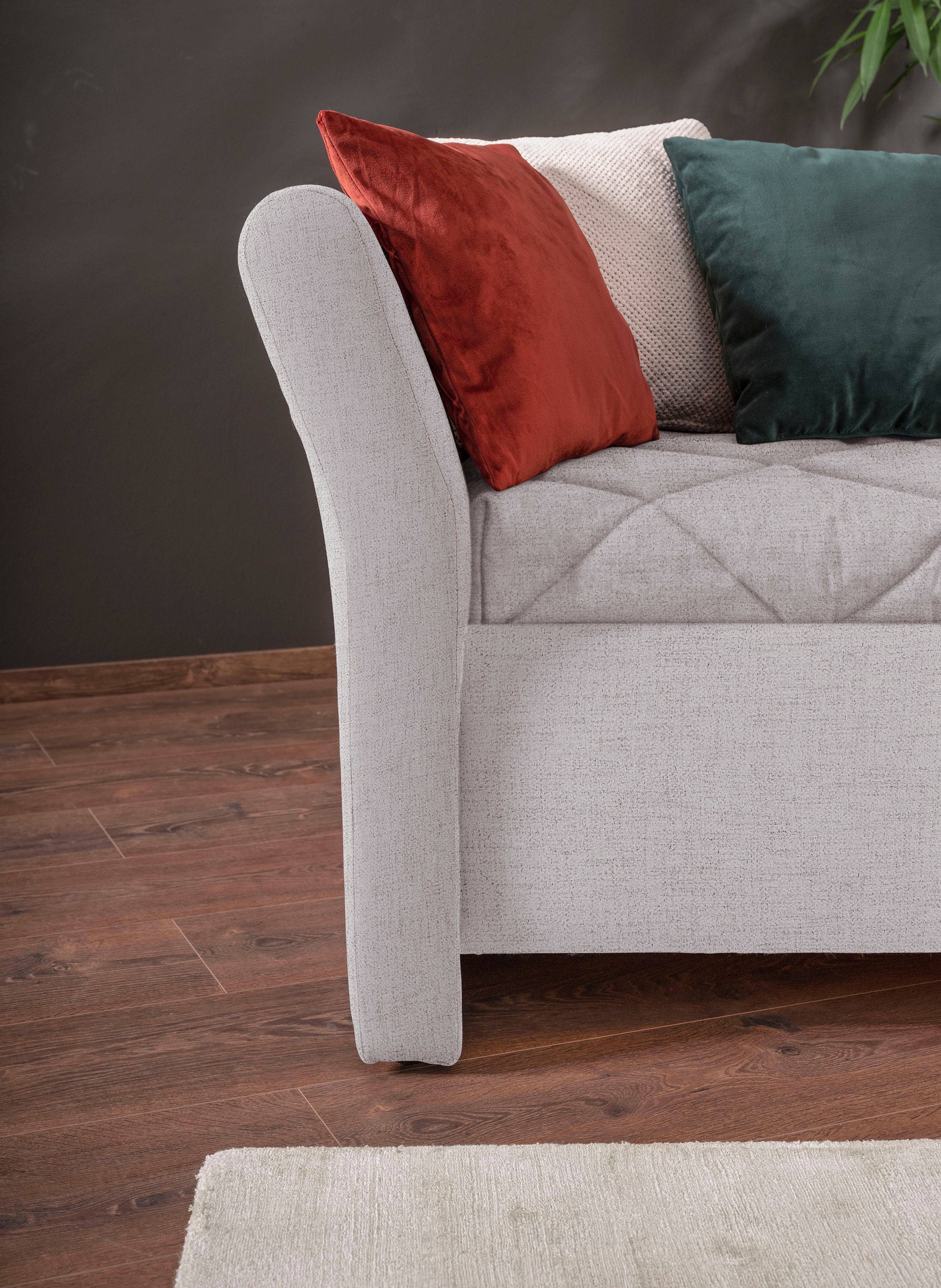 alina Schlafsofa »Lindsay«, Bettkasten, Zierkissen-Set aus: 2 Stk. 40x40cm, 1 Stk. 30x30cm