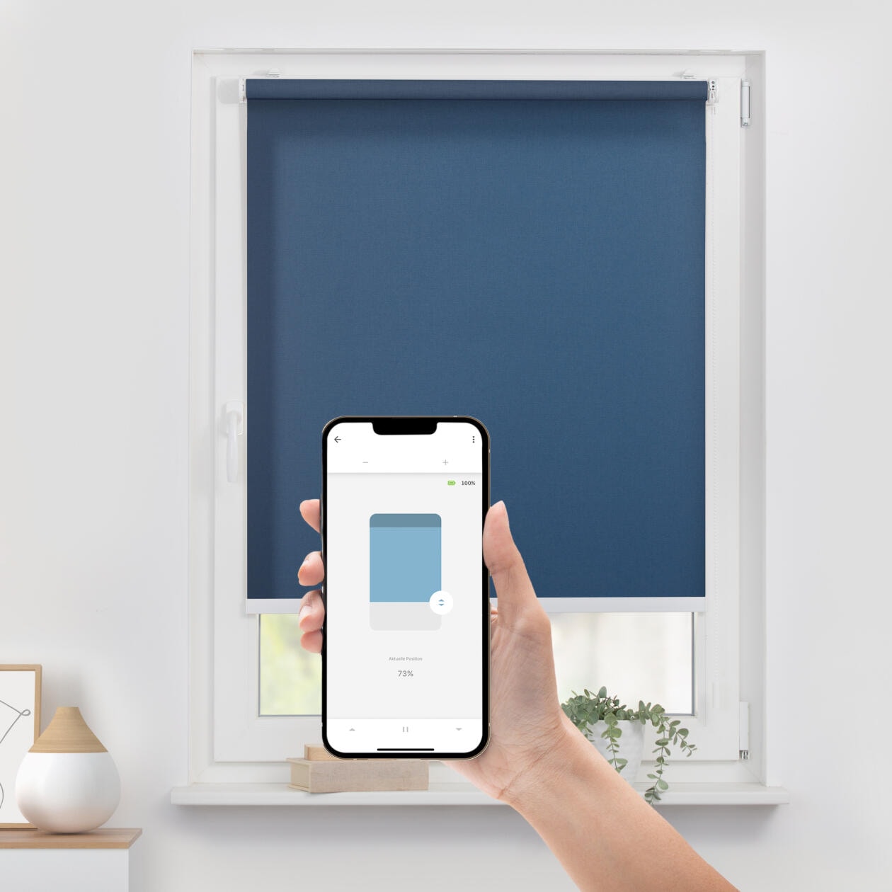 LICHTBLICK ORIGINAL Rollo »Klemmfix, ohne Bohren«, blickdicht, Blendschutz-Sichtschutz, mit Bohren/ohne Bohren, freihängend, Steuerbar mit Bluetooth-App, integrierter Elektromotor und Akku