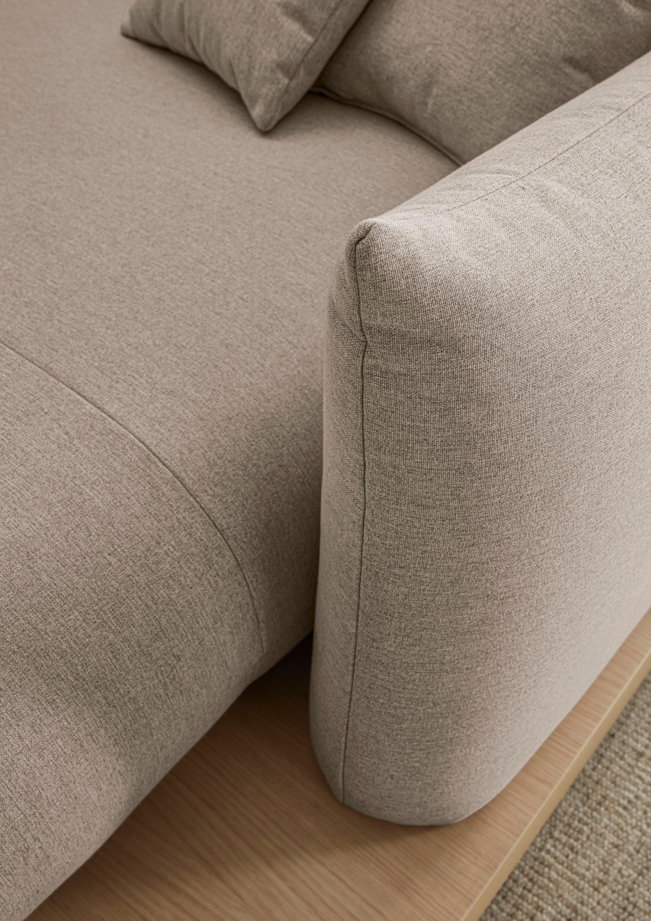OTTO home Ecksofa »Kalix, Polsterecke mit kräftigem Holz-Plateau, moderne Couch in L-Form«, wahlweise Recamiere links o. rechts, Strukturstoff, hoher Sitzkomfort
