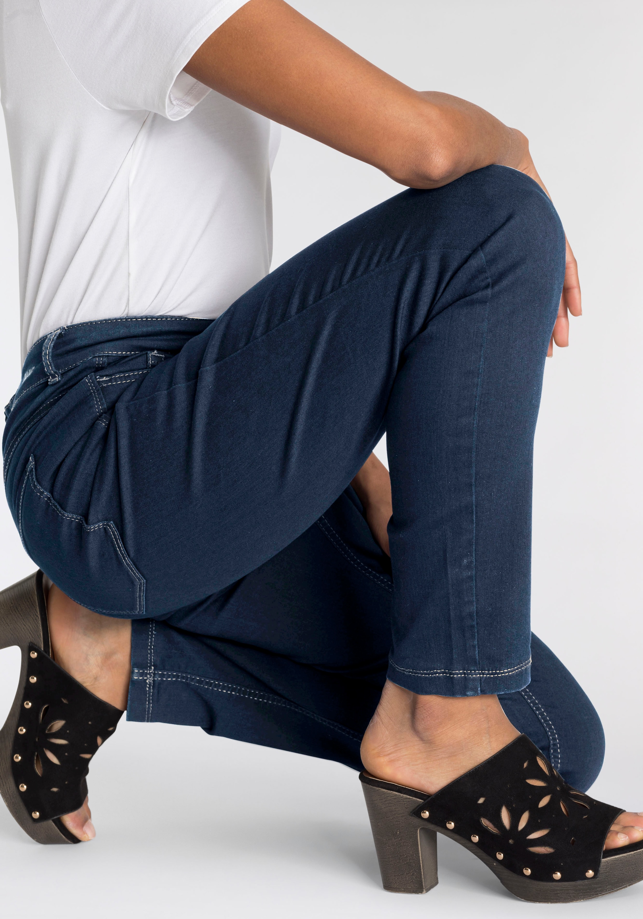 bequem sitzt »Hiperstretch-Skinny«, ganzen Power-Stretch Qualität Tag bestellen den Skinny-fit-Jeans MAC