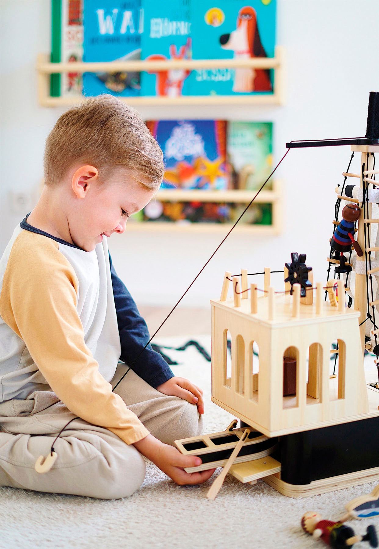 Small Foot Spielzeug-Schiff »Piratenschiff, aus Holz«