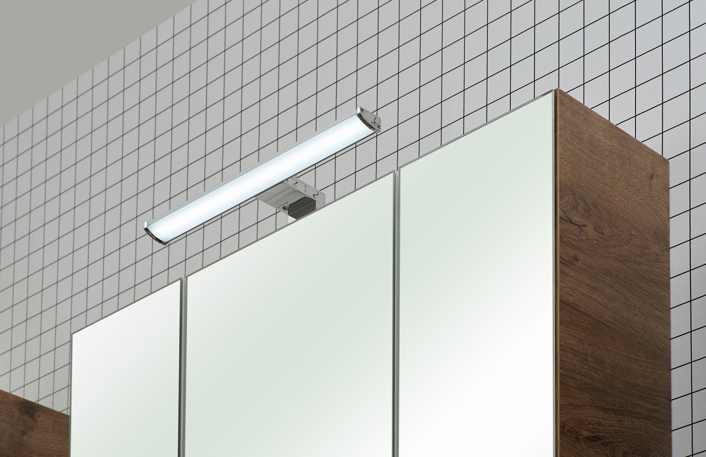 Saphir Spiegelschrank »Quickset Badschrank, 3 Spiegeltüren, 6 Einlegeböden, 65 cm breit«, inkl. LED-Beleuchtung, Türdämpfer, Schalter-/Steckdosenkombination