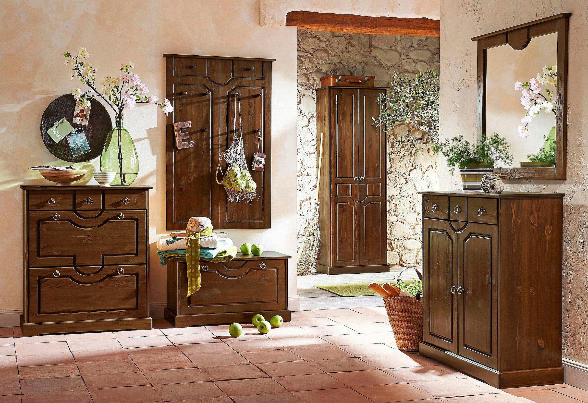 Home affaire Kommode »Klera«, Breite 81 cm, aus massiver Kiefer, FSC®-zertifiziert