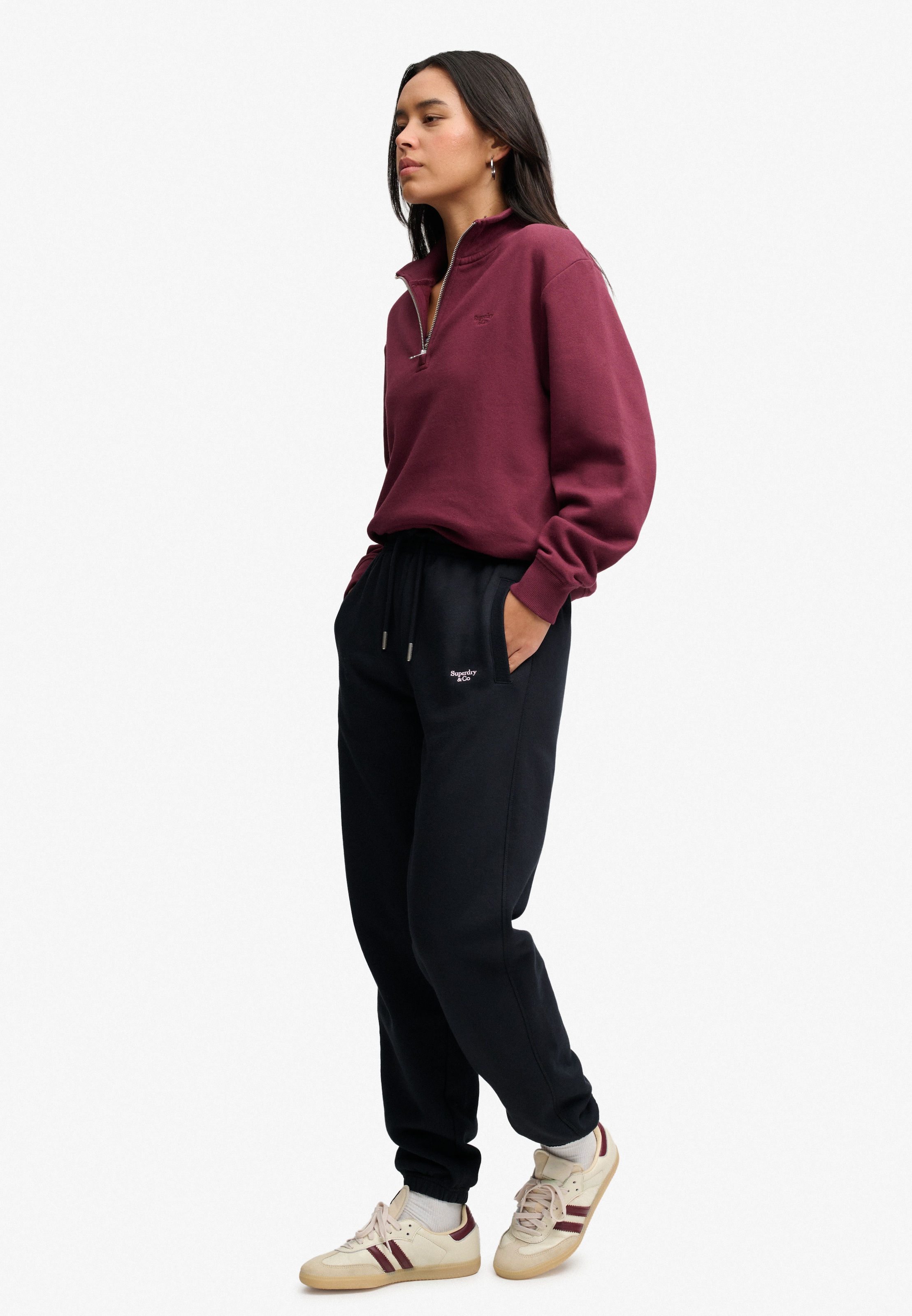 Superdry Sweathose »SIGNATURE EMB CUFFED JOGGER«  Baumwollmischung, relaxed fit