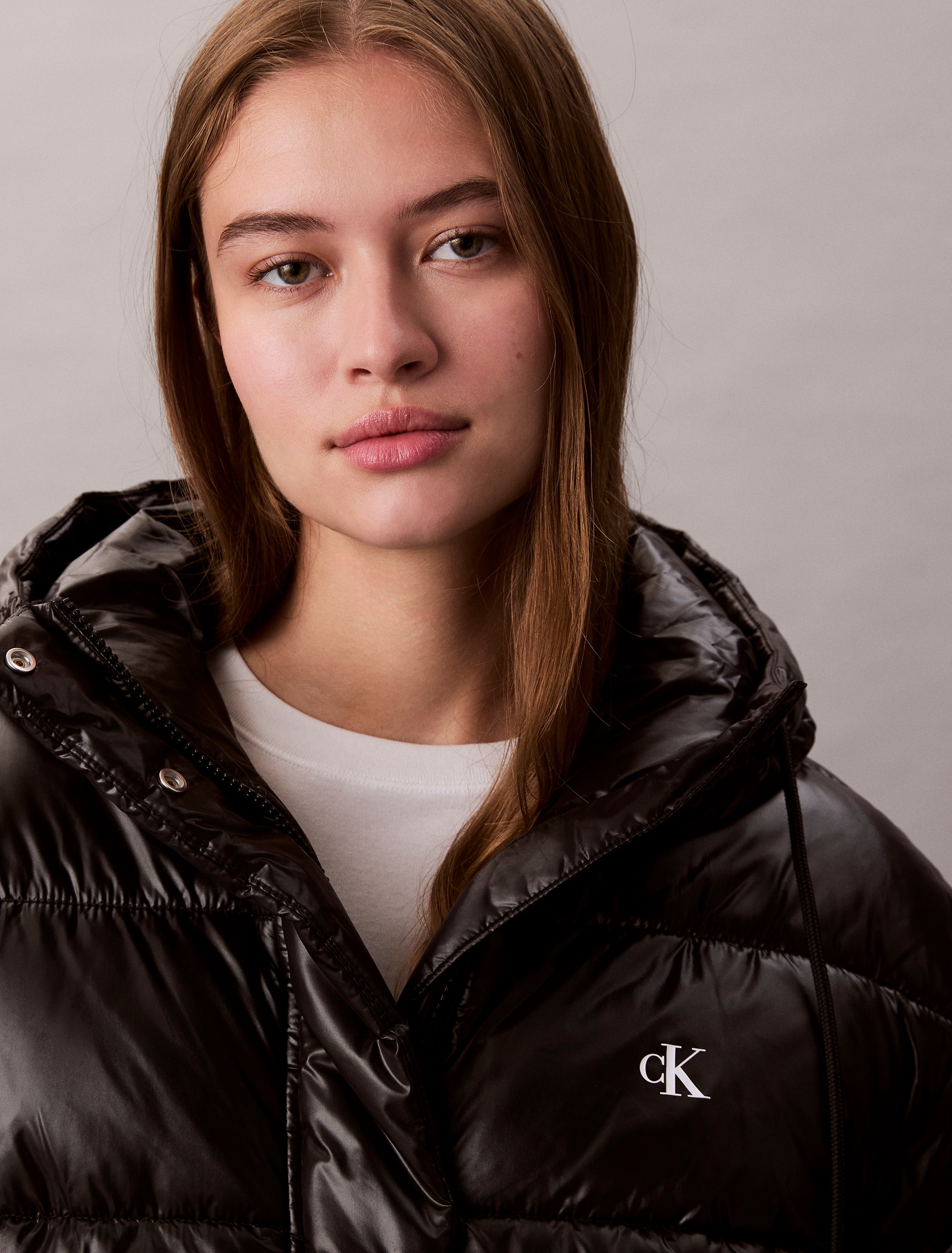 Calvin Klein Jeans Steppjacke »SHINE PUFFER«, mit Kapuze, regular fit, mit Kapuze, glänzendes Material
