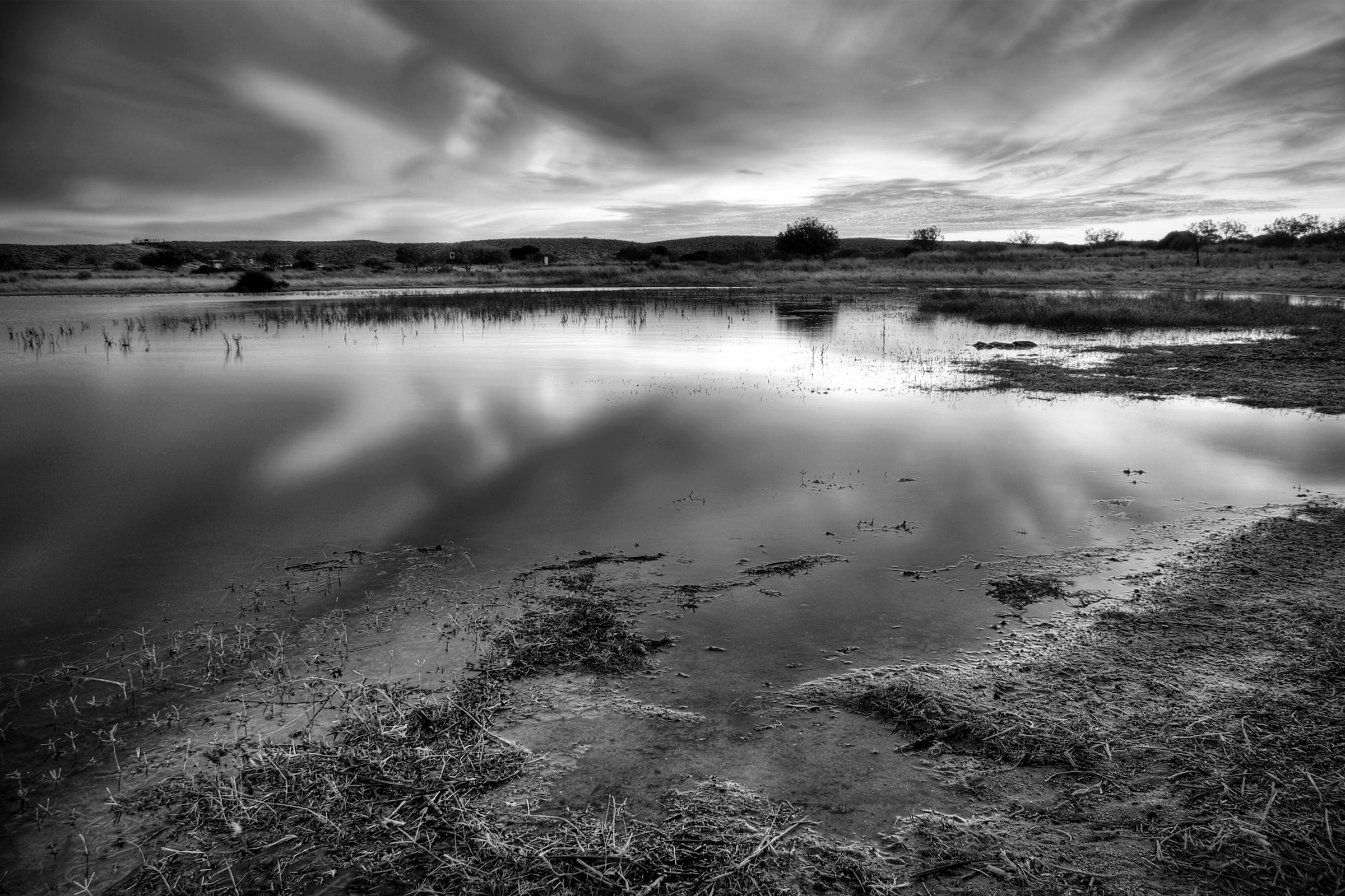 Papermoon Fototapete »Landschaft Schwarz & Weiß« günstig online kaufen