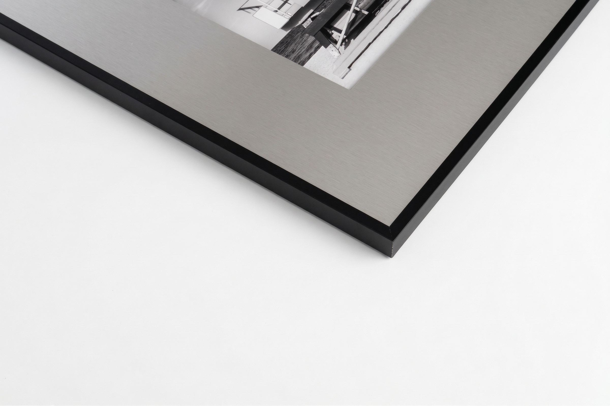 queence Bild »Trend Wandbild, Wandkunst, Kunstdruck "St. Motitz im Winter"« Auto | Berge & Alpenbilder | Winterlandschaft 1 Stk. tlg. inkl. Passepartout aus hochwertigem Aluminium und schwarzem Rahmen