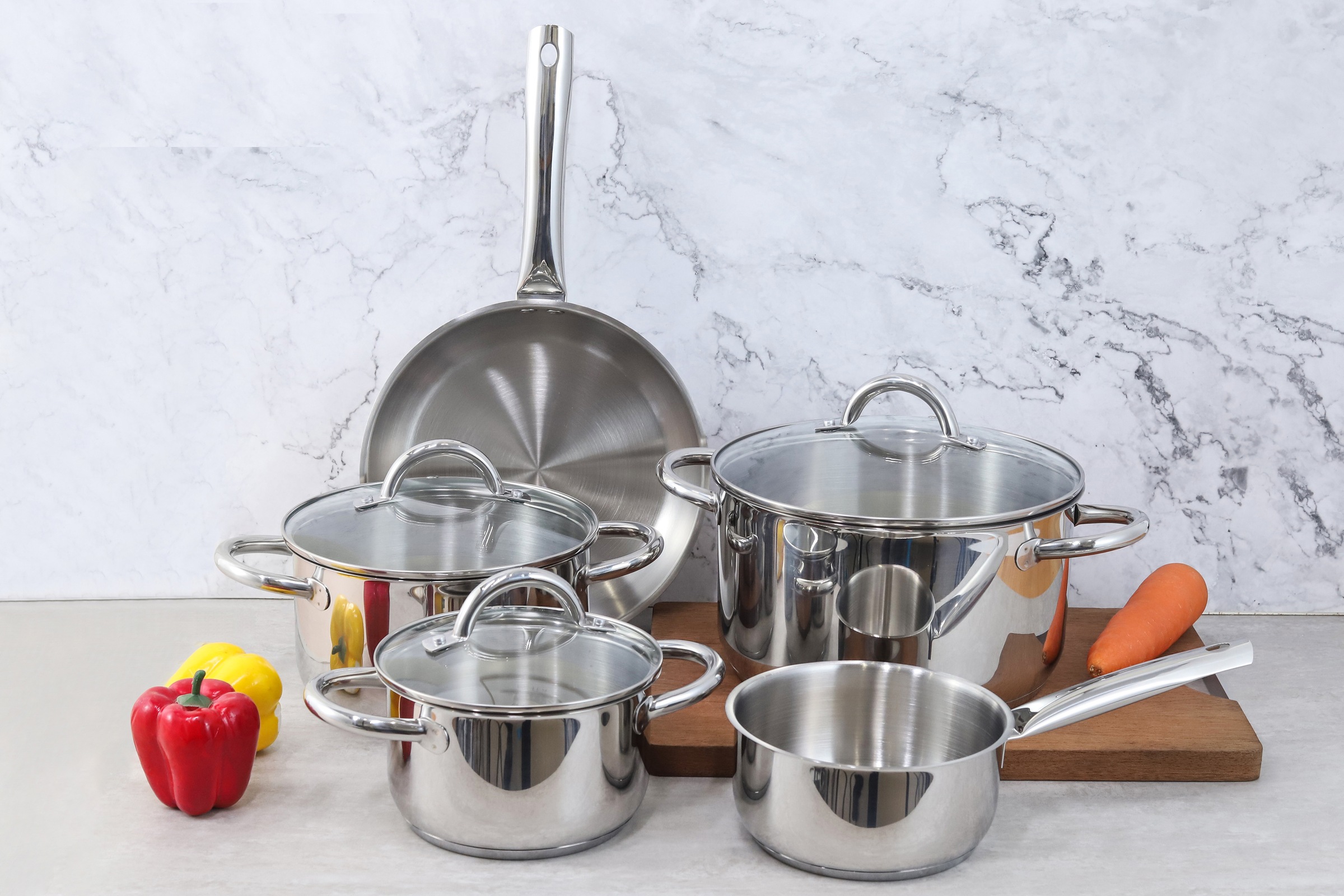ECHTWERK Topf-Set »Silber-Edition«, Edelstahl 18/8, (Set, 8 tlg., je 1 Kochtopf 16/20/24 cm, Kasserolle 16 cm, Bratpfanne 24 cm), für alle Herdarten geeignet, Induktion