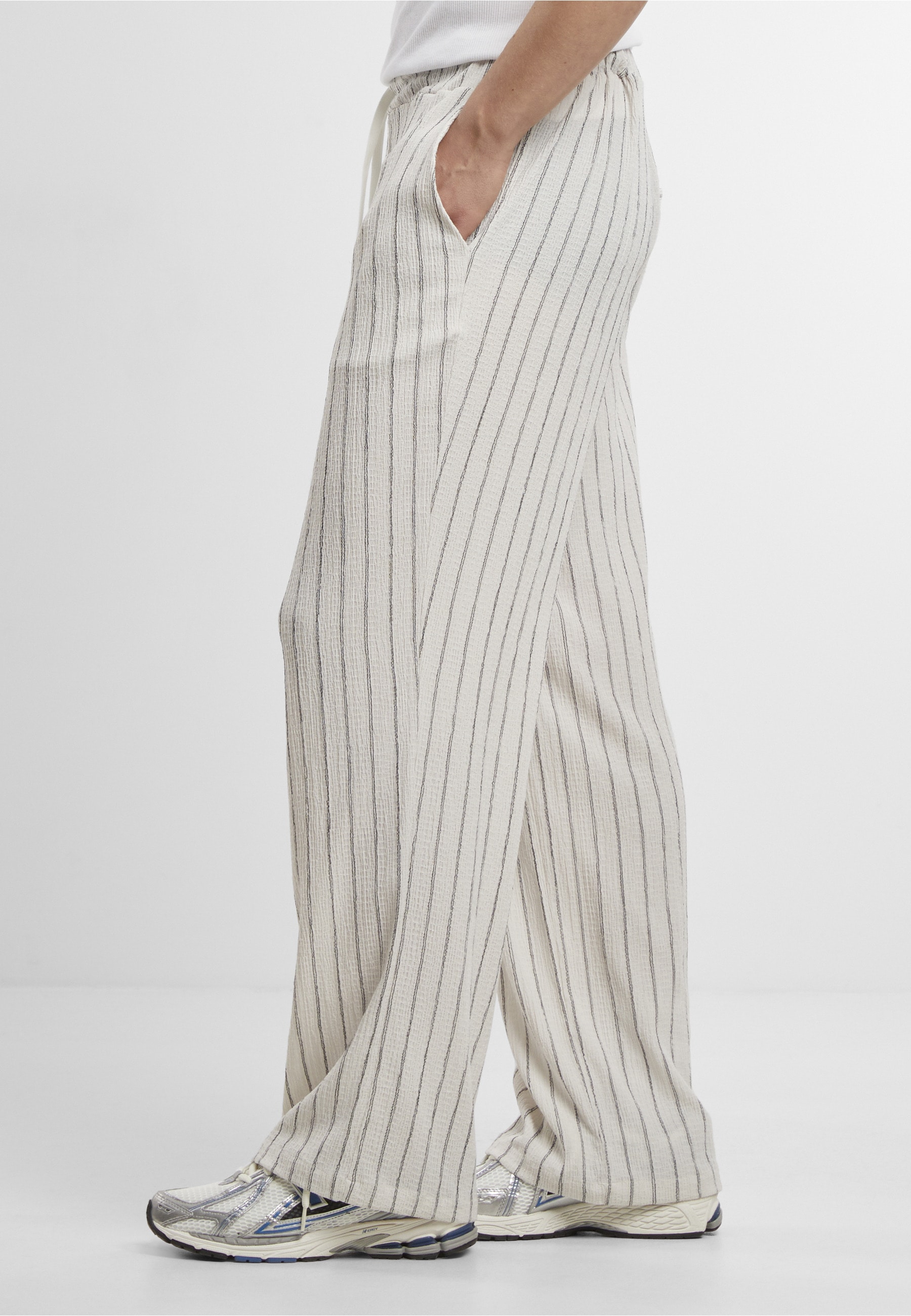 URBAN CLASSICS Stoffhose »Urban Classics Striped Crinkle Resort Pants«