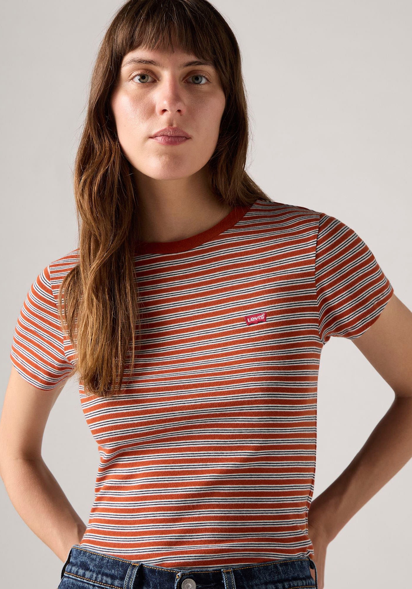 Levi's® T-Shirt »ESSENTIAL HM SS TEE«, Taillierter Schnitt