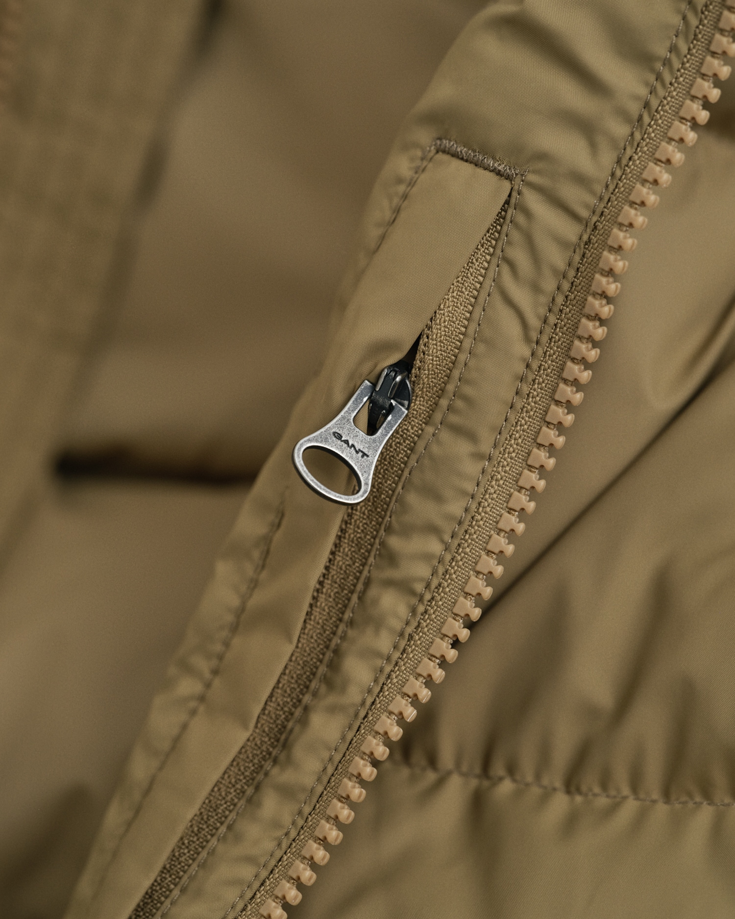 Gant Steppweste »ACTIVE CLOUD« mit abnehmbarer Kapuze regular fit, 2-Wege-Reißverschluss