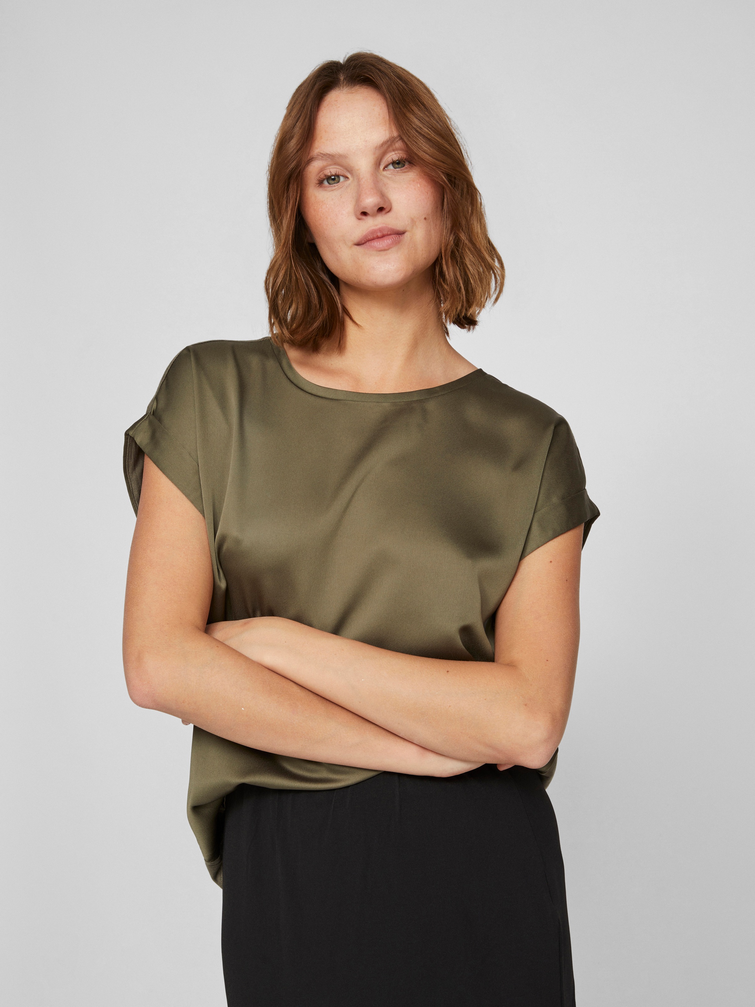 Vila Kurzarmshirt »VIELLETTE S/S SATIN TOP - NOOS«, Satin Optik