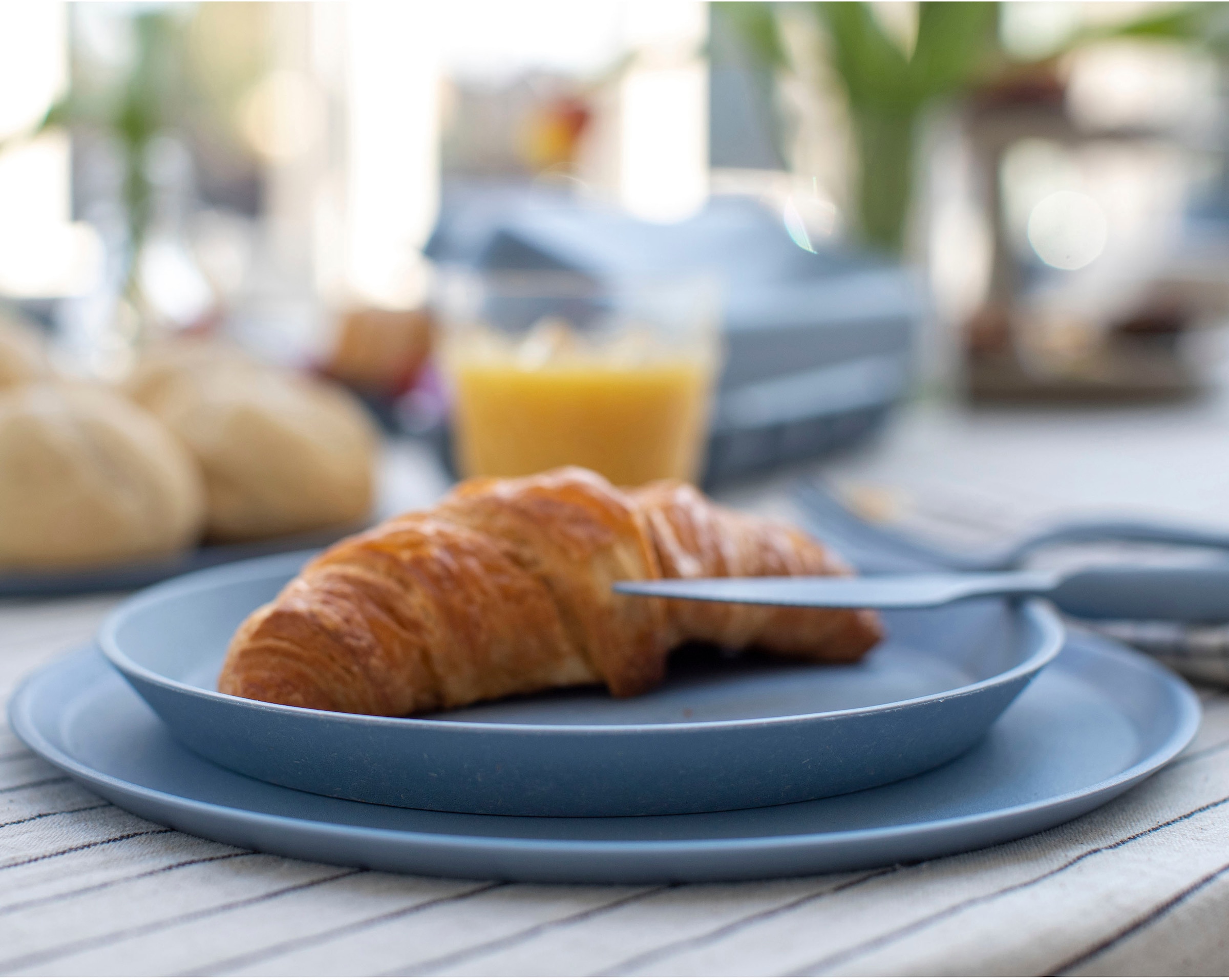 KOZIOL Speiseteller »CONNECT PLATE Ø 20,5 cm, aus biozirkulärem Material«, (Set, 4 St., 4er-Set), Spülmaschinengeeignet und melaminfrei, Made in Germany