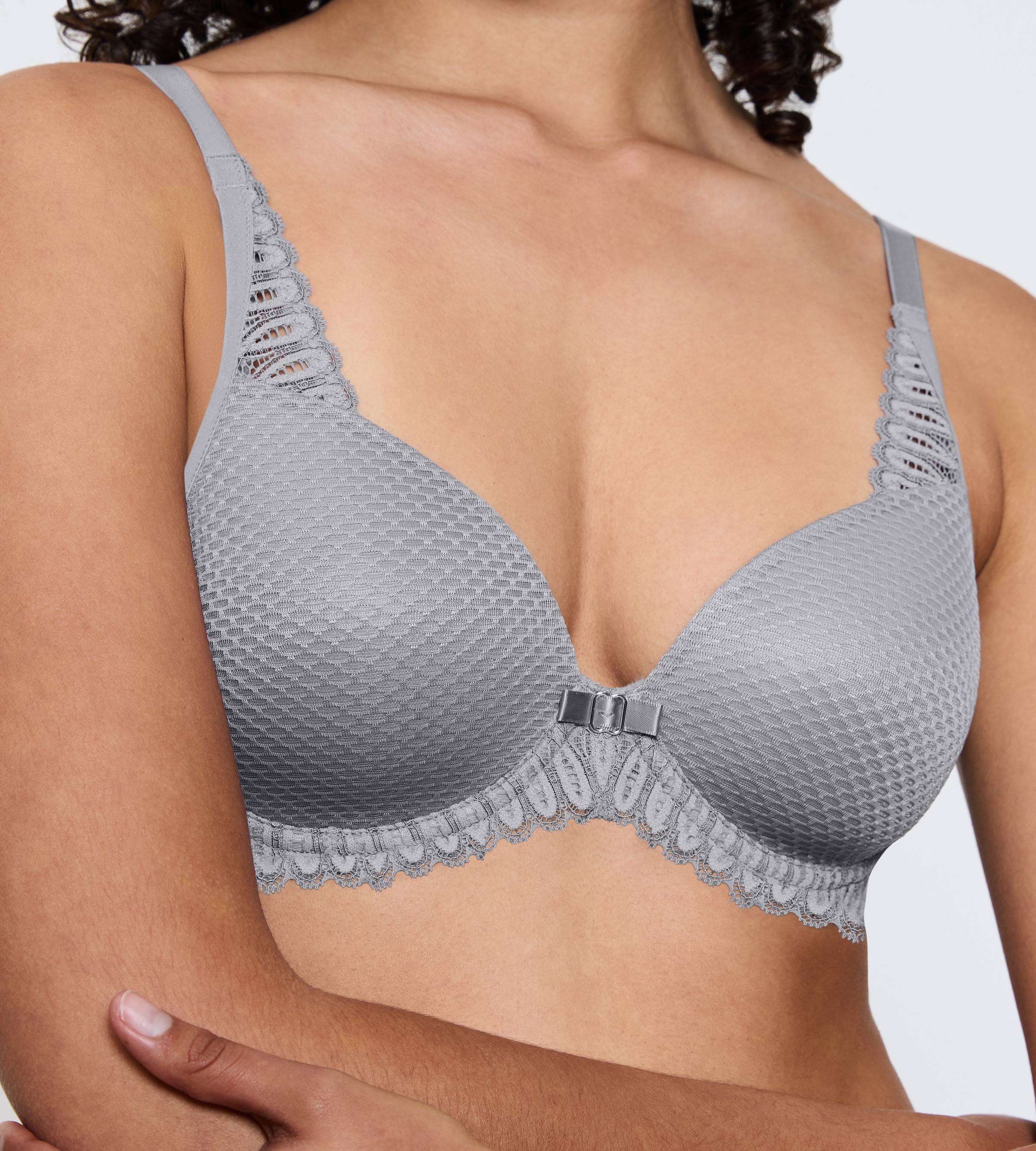 Triumph Bügel-BH »Aura Spotlight T« moderne Spitze, weich, leicht gepolstert, Spacer-Cups