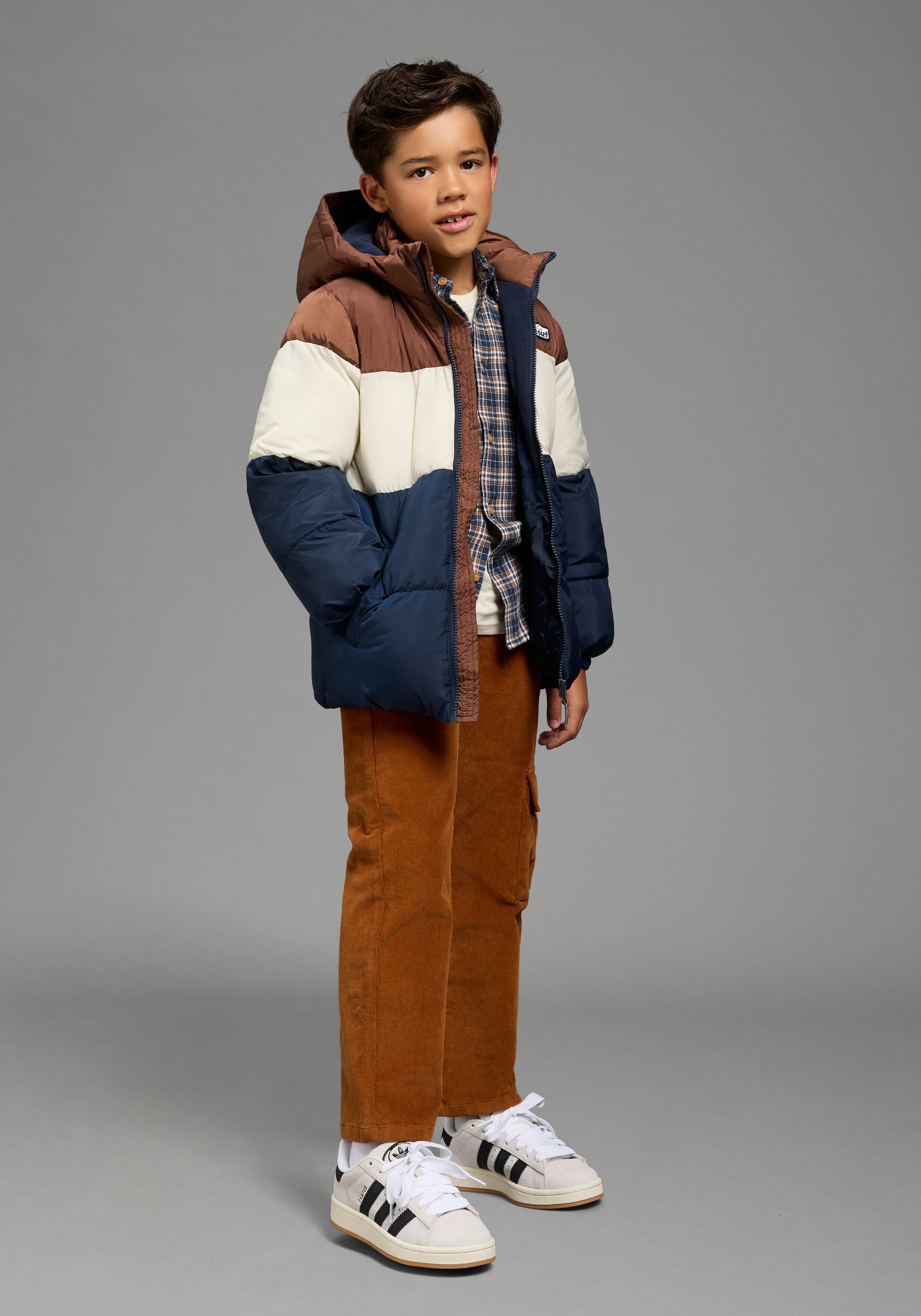 Scout Winterjacke »Warme Jacke in Colorblocking-Style - NEU von SCOUT« mit Kapuze mit Kapuze, abnehmbar, innen mit Fleece gefüttert