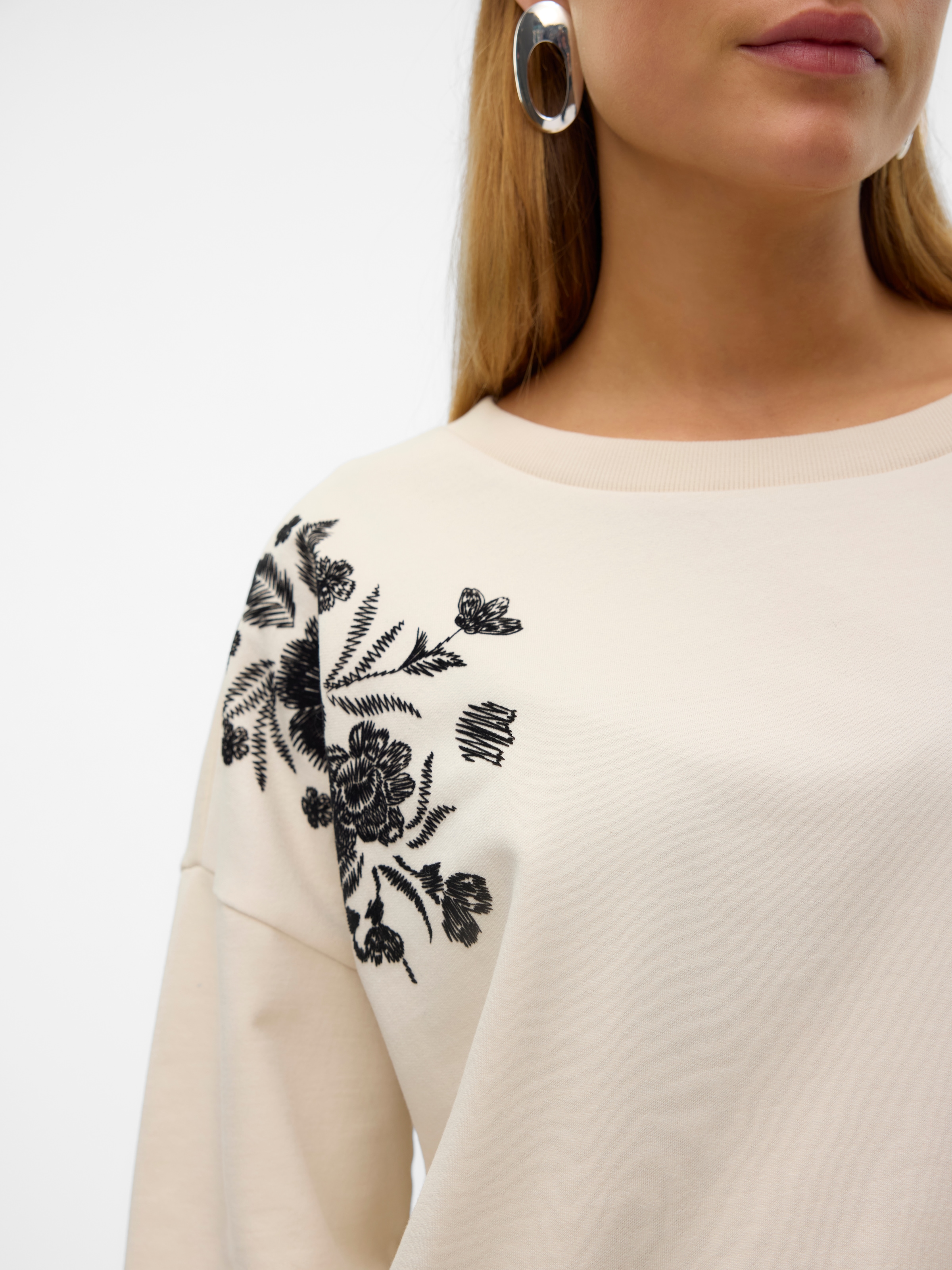 Vero Moda Sweater »VMHELEN TRINA LS SWEAT BOX JRS GA«, mit Blumenprint
