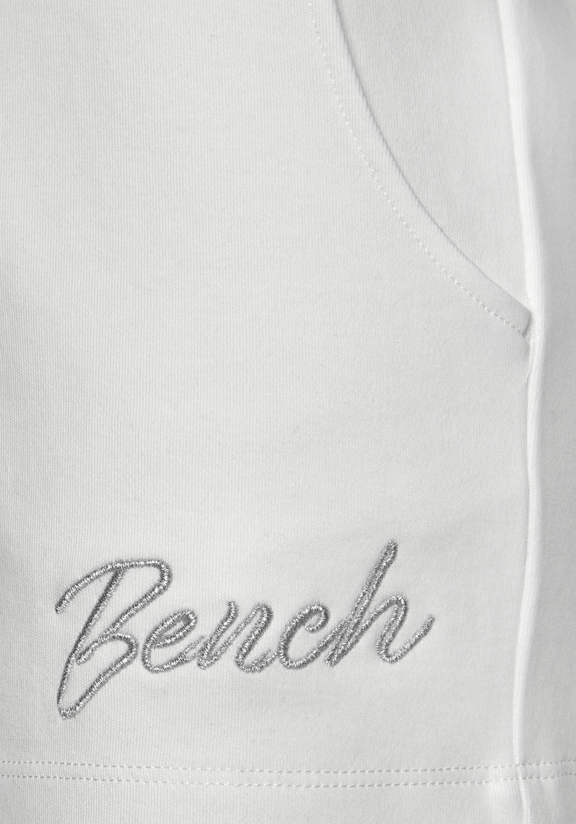 Bench. Loungewear Relaxshorts  mit kleiner glänzenden Logostickerei, Loungeanzug