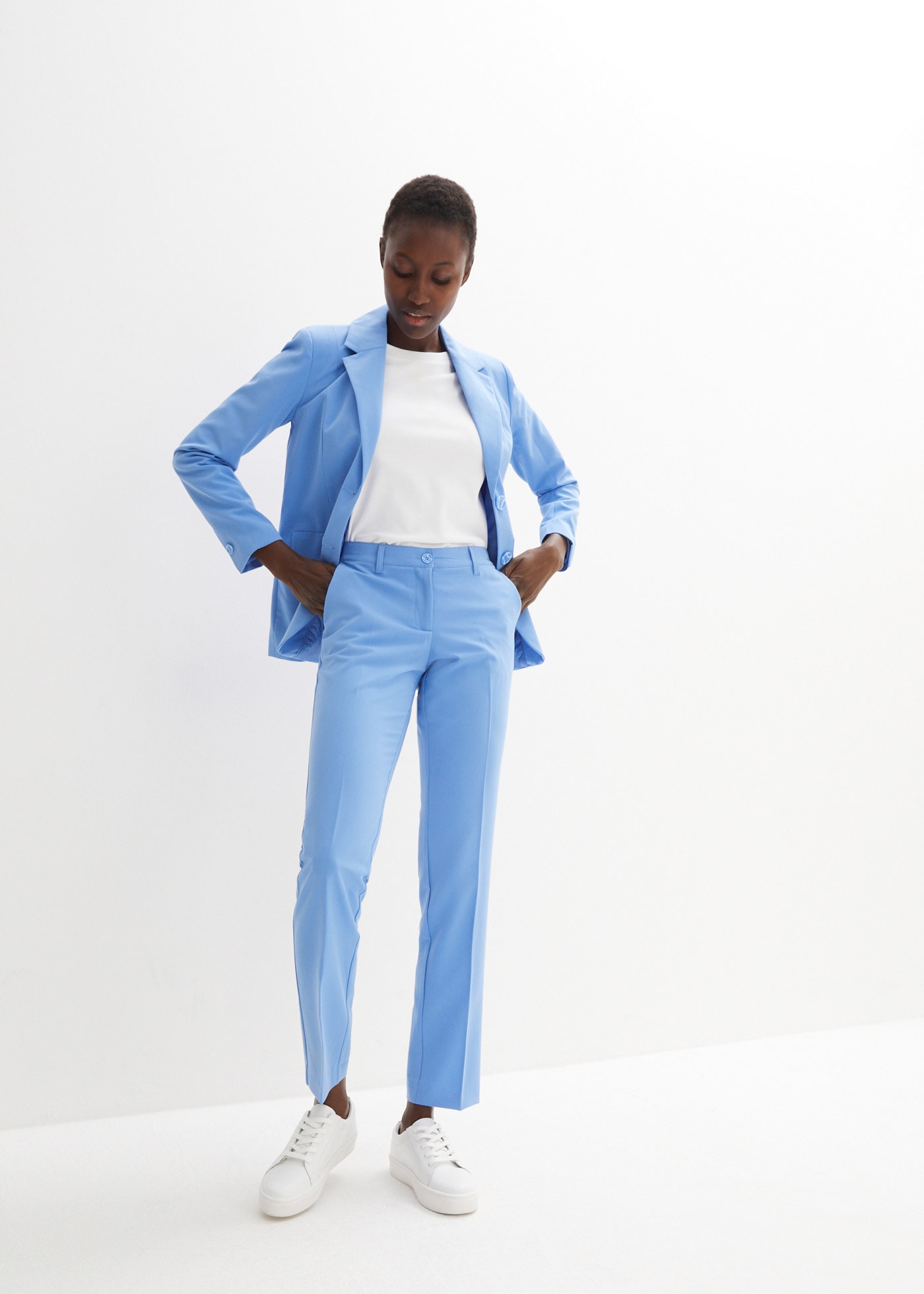 bonprix Hosenanzug »Hosenanzug 2-tlg« Set, 2 tlg. regular fit Regular Fit, mit Elasthan-Anteil, verschiedene Konfektionsgrößen
